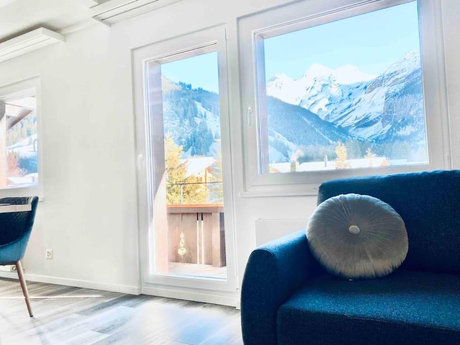 Unique Penthouse with Gallery and Mountain View
