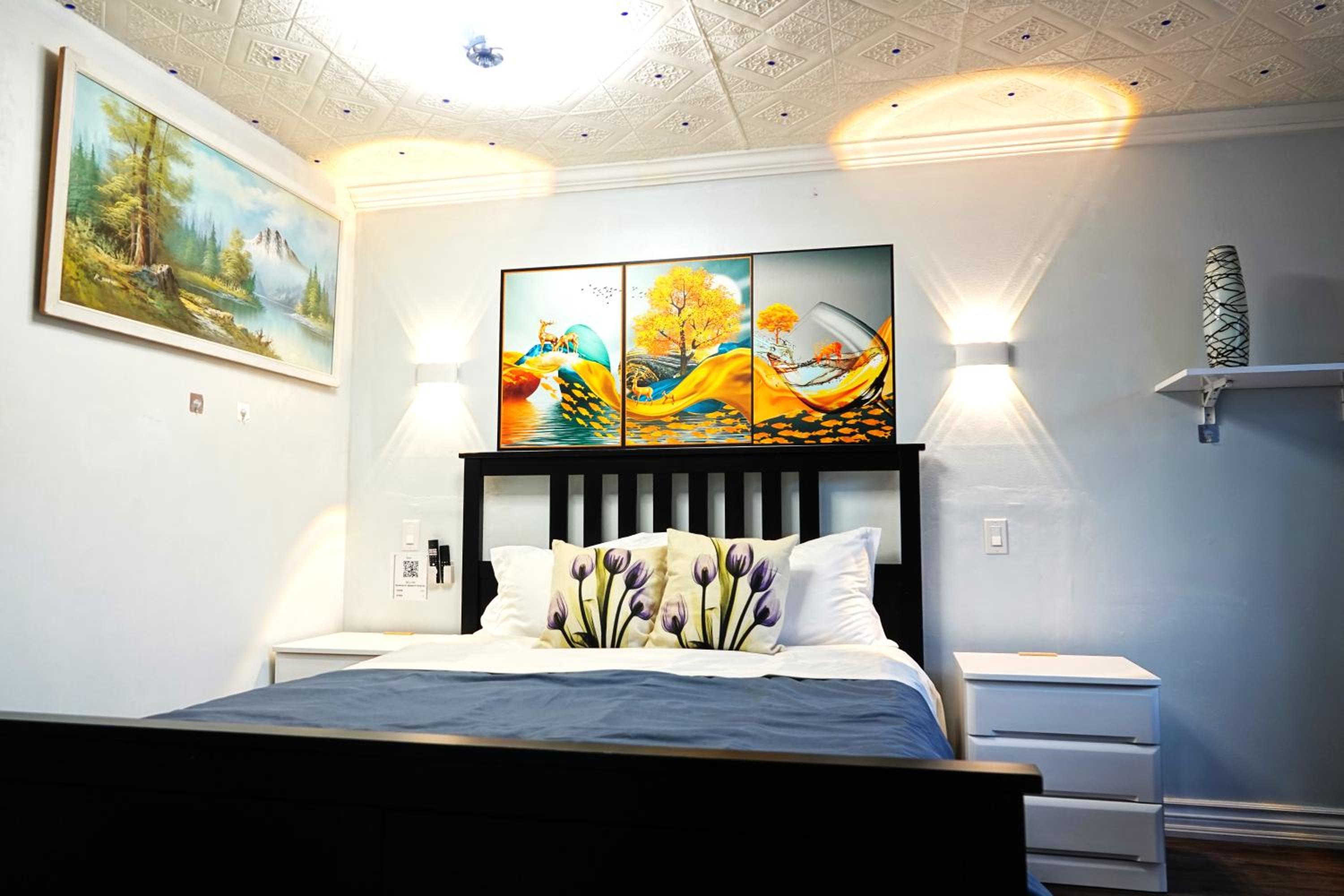 Renovated Cozy Bedroom with Private washroom