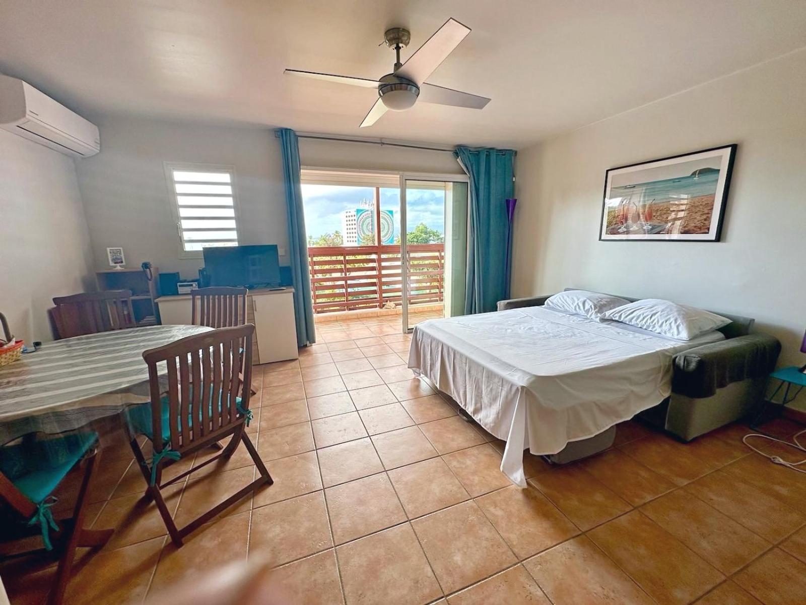 Duplex T2, 4 adultes, piscine, plage à proximité view 5
