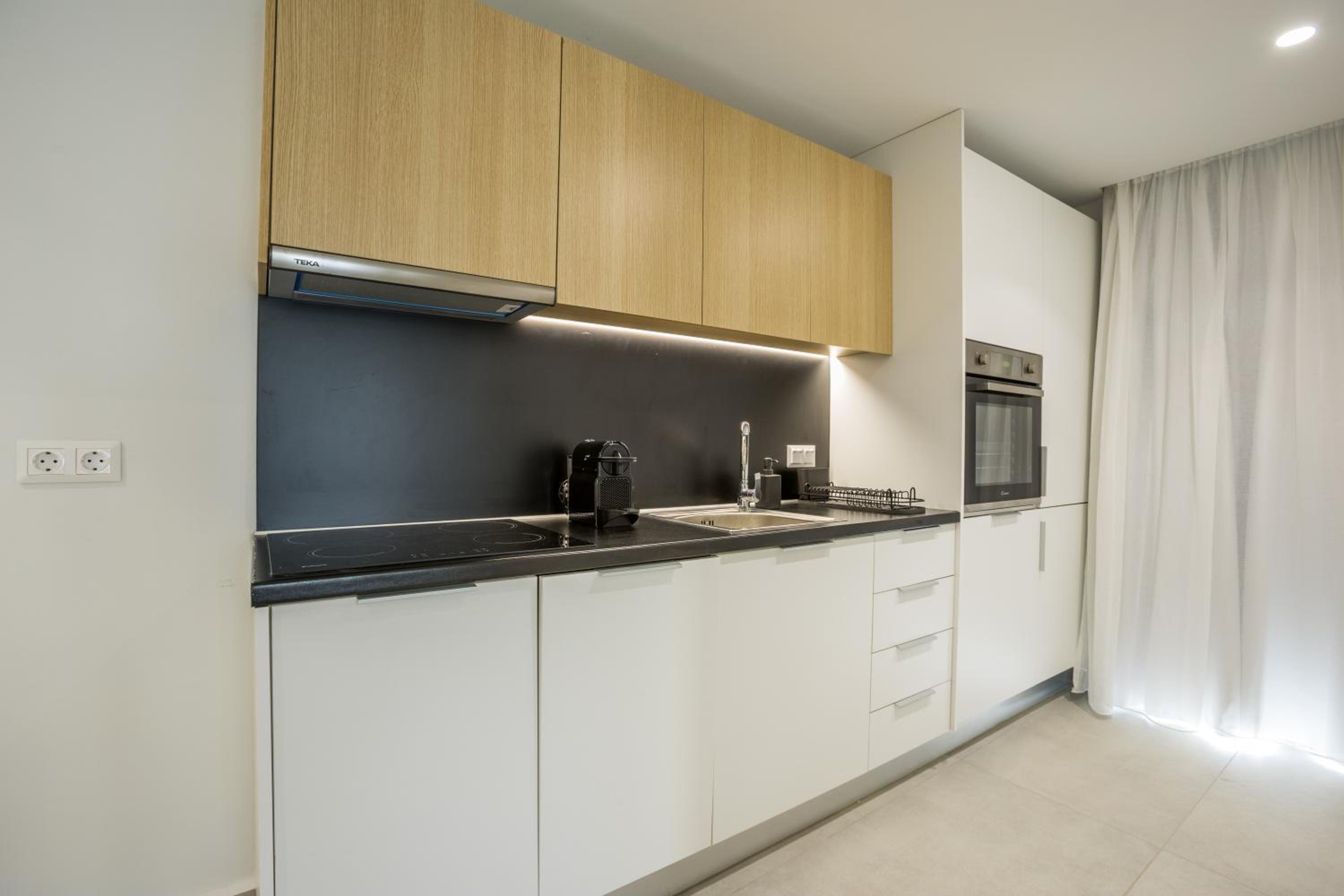 Varkiza Luxury Suites by Raise