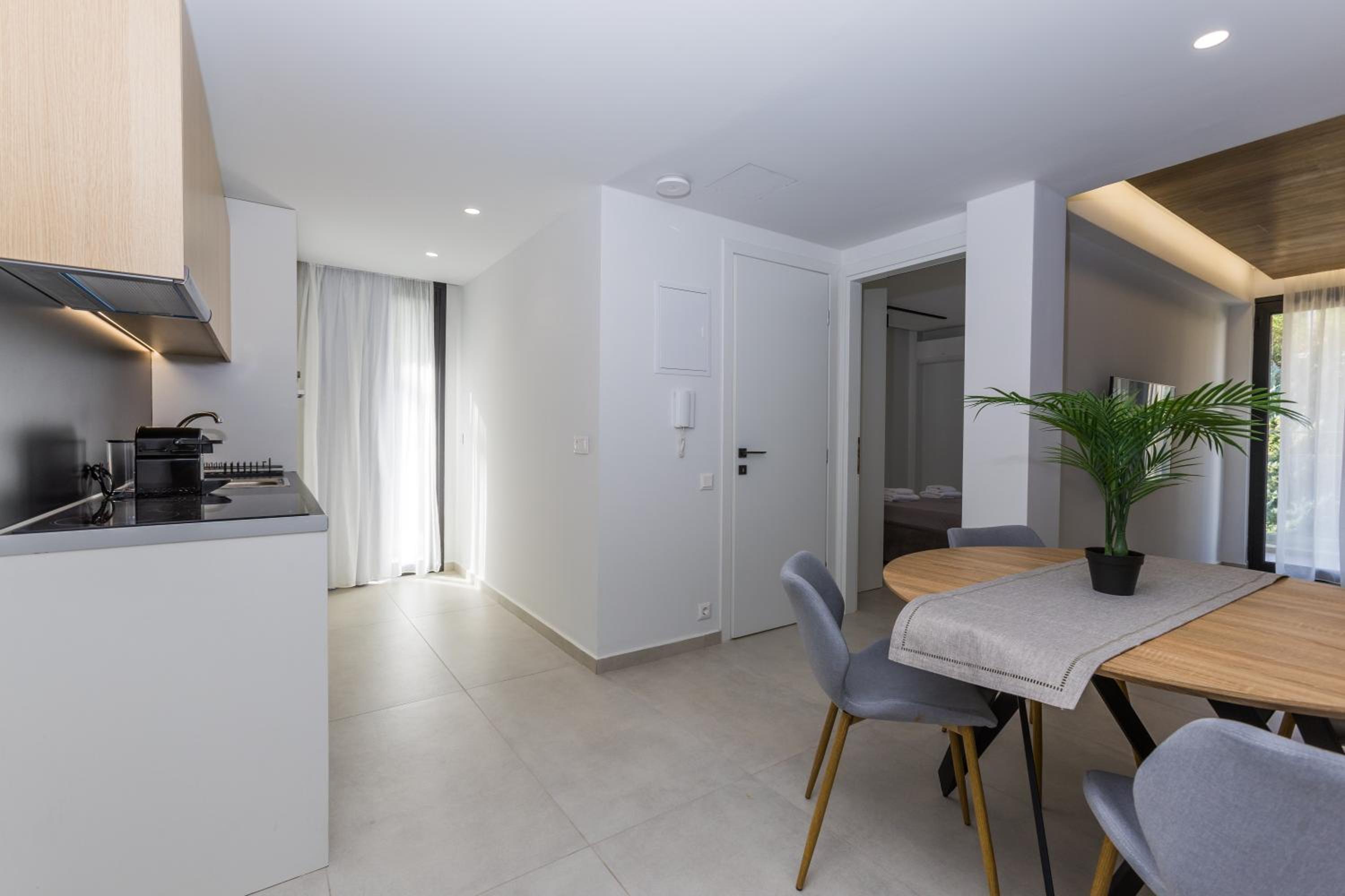 Varkiza Luxury Suites by Raise