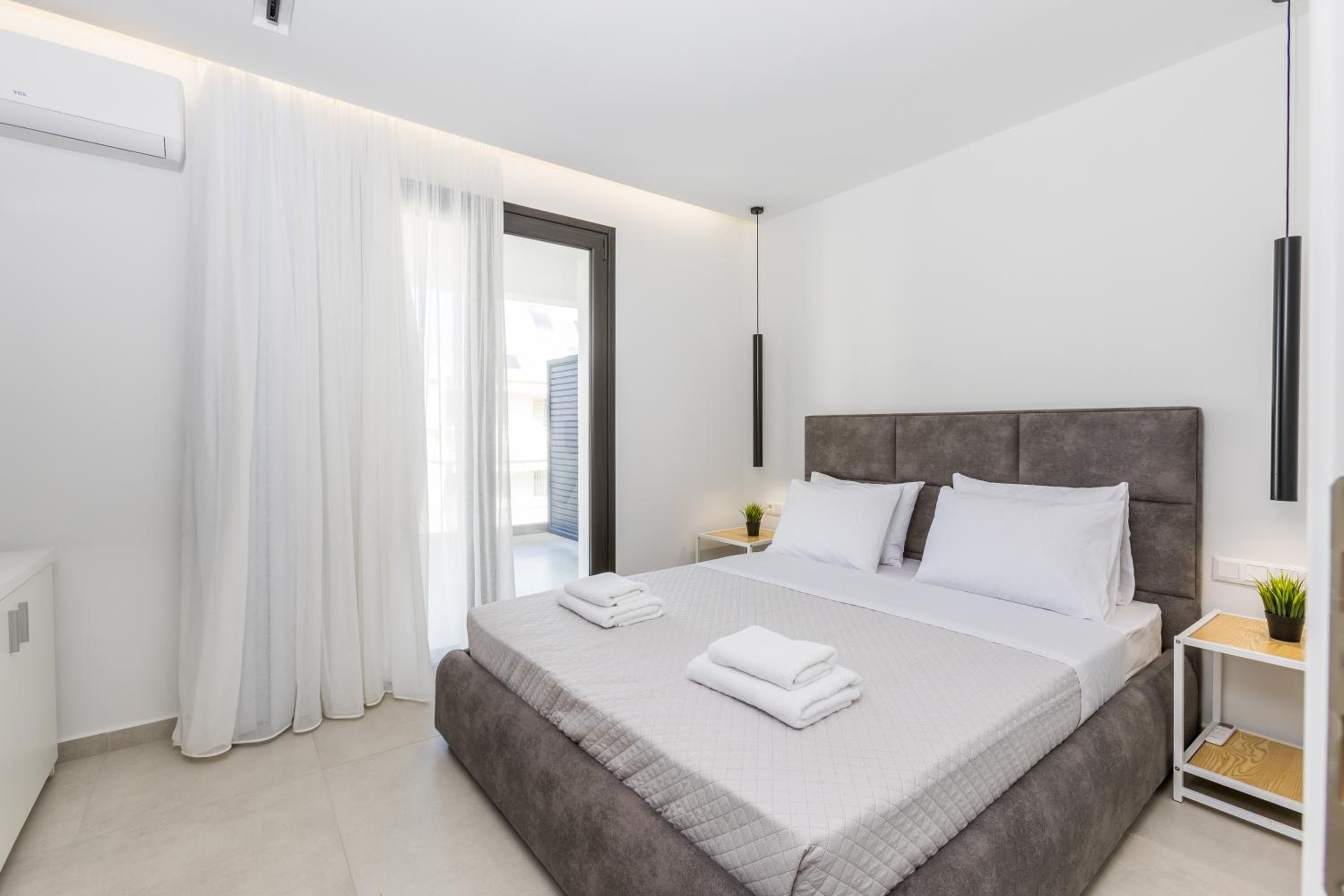 Varkiza Luxury Suites by Raise