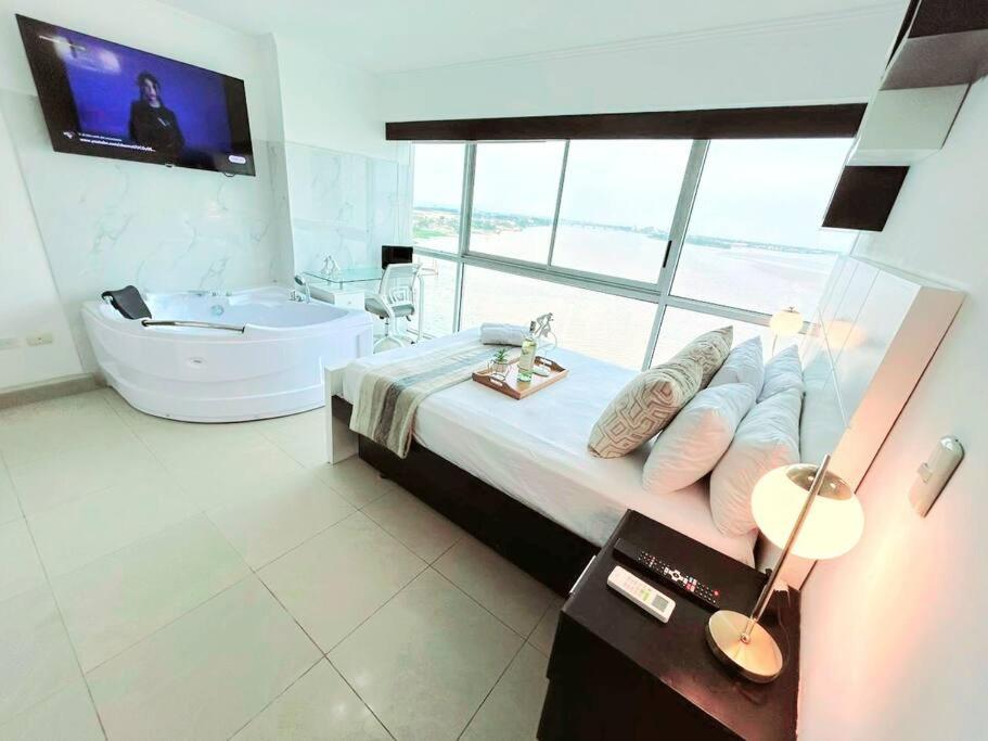 Ecusuites Ejecutiva Mini view río guayas Aeropuerto