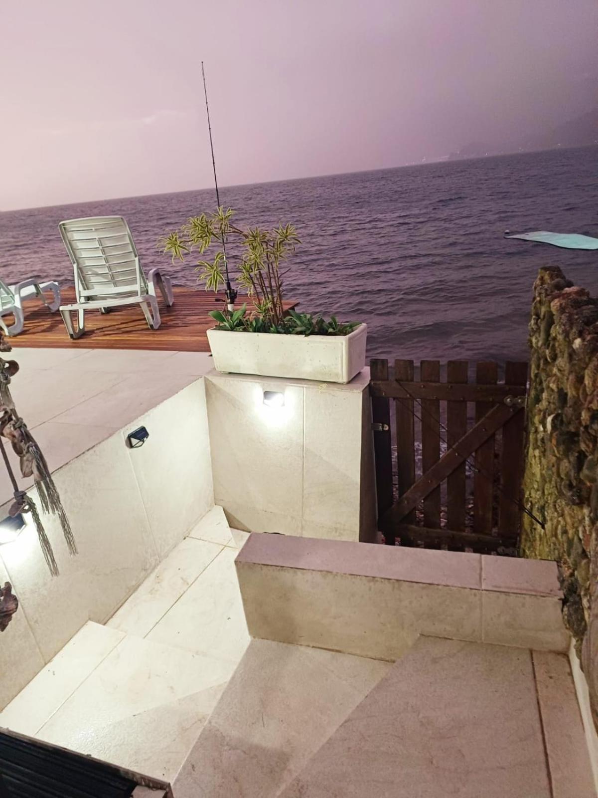 Casa na Ilha Jardim pé na areia