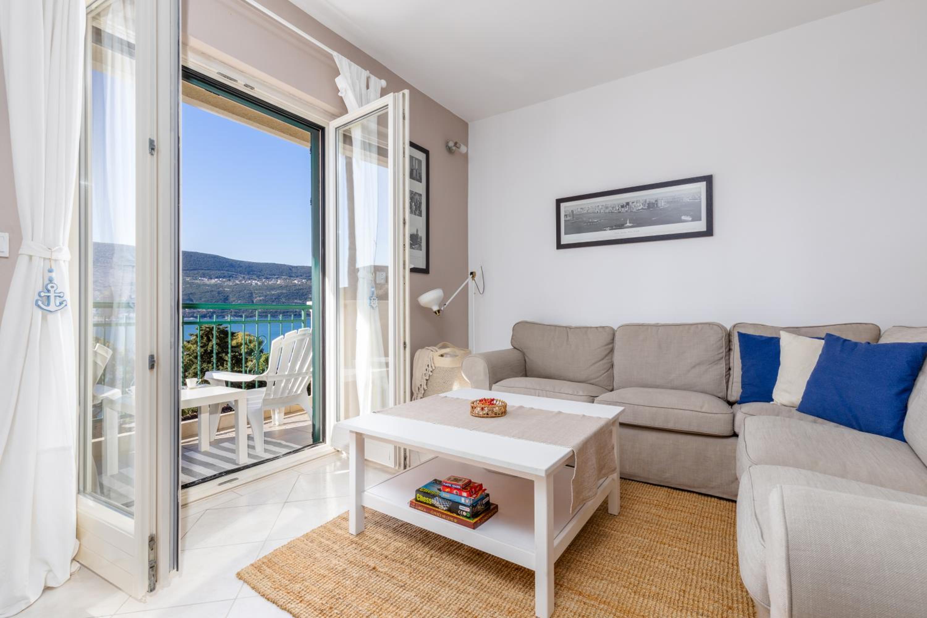 Lula la land (4 adults or family) photo 5