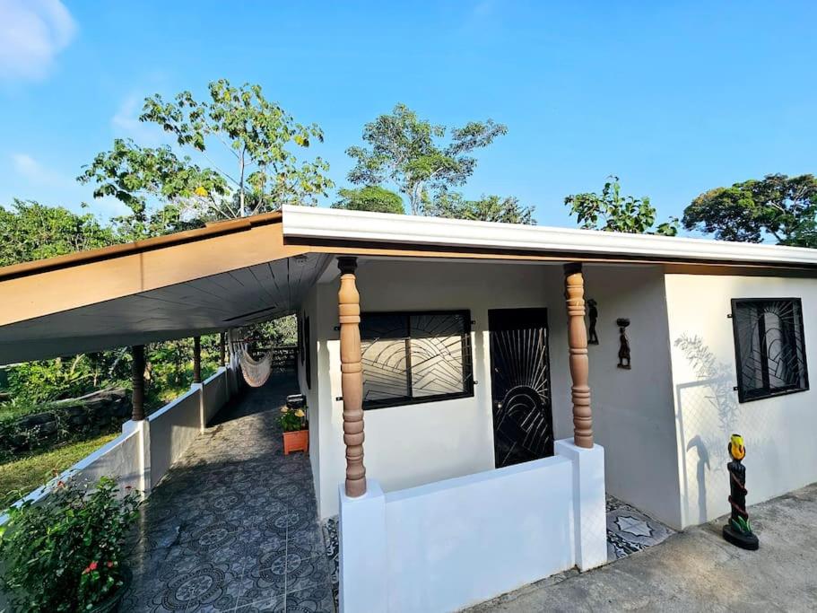Casa Cariad Close to surfing lessons and more!