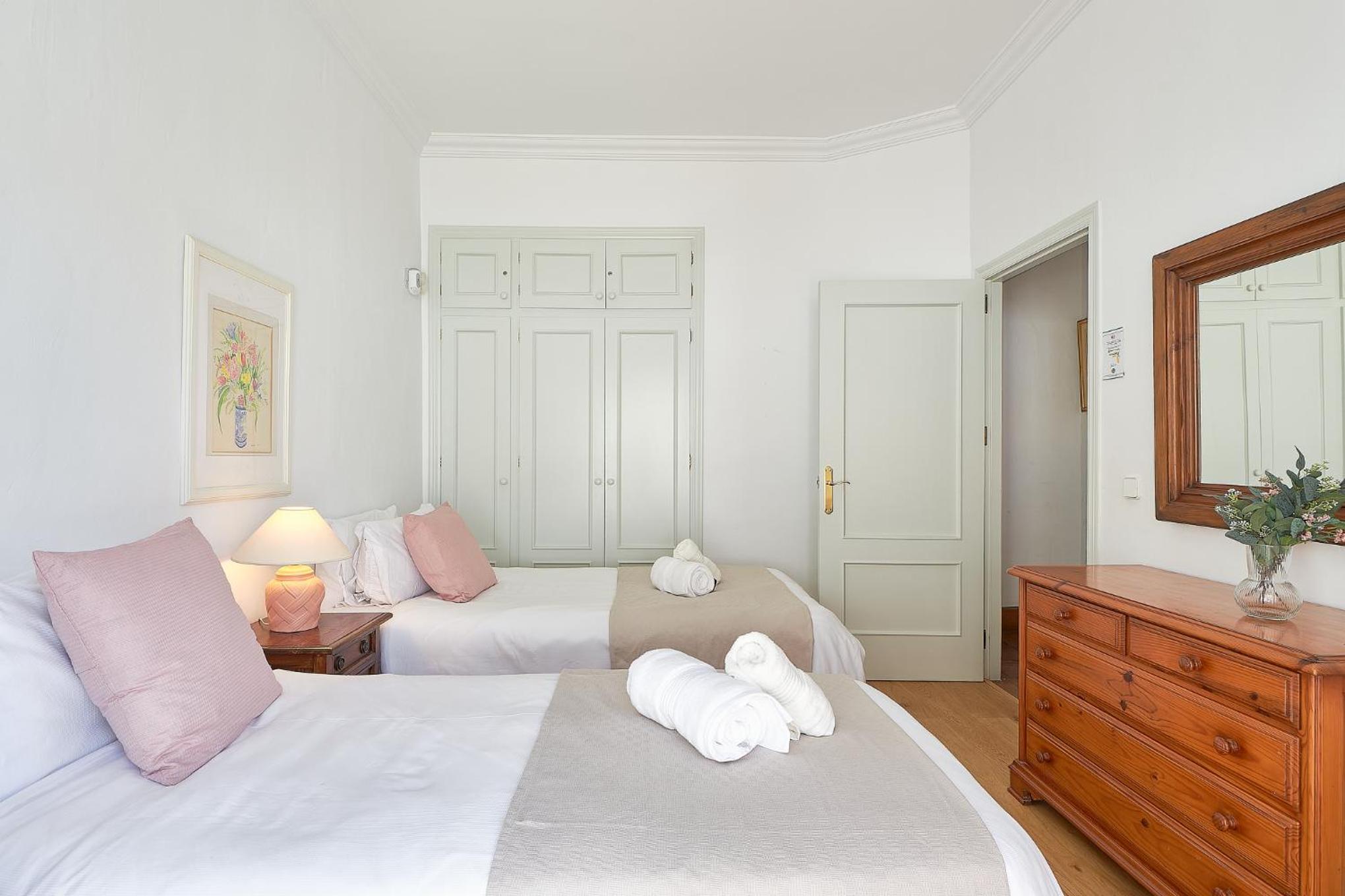 Amapola House Exclusive Private Pool, BBQ & Pet Friendly Torreblanca Fuengirola by Groway Home