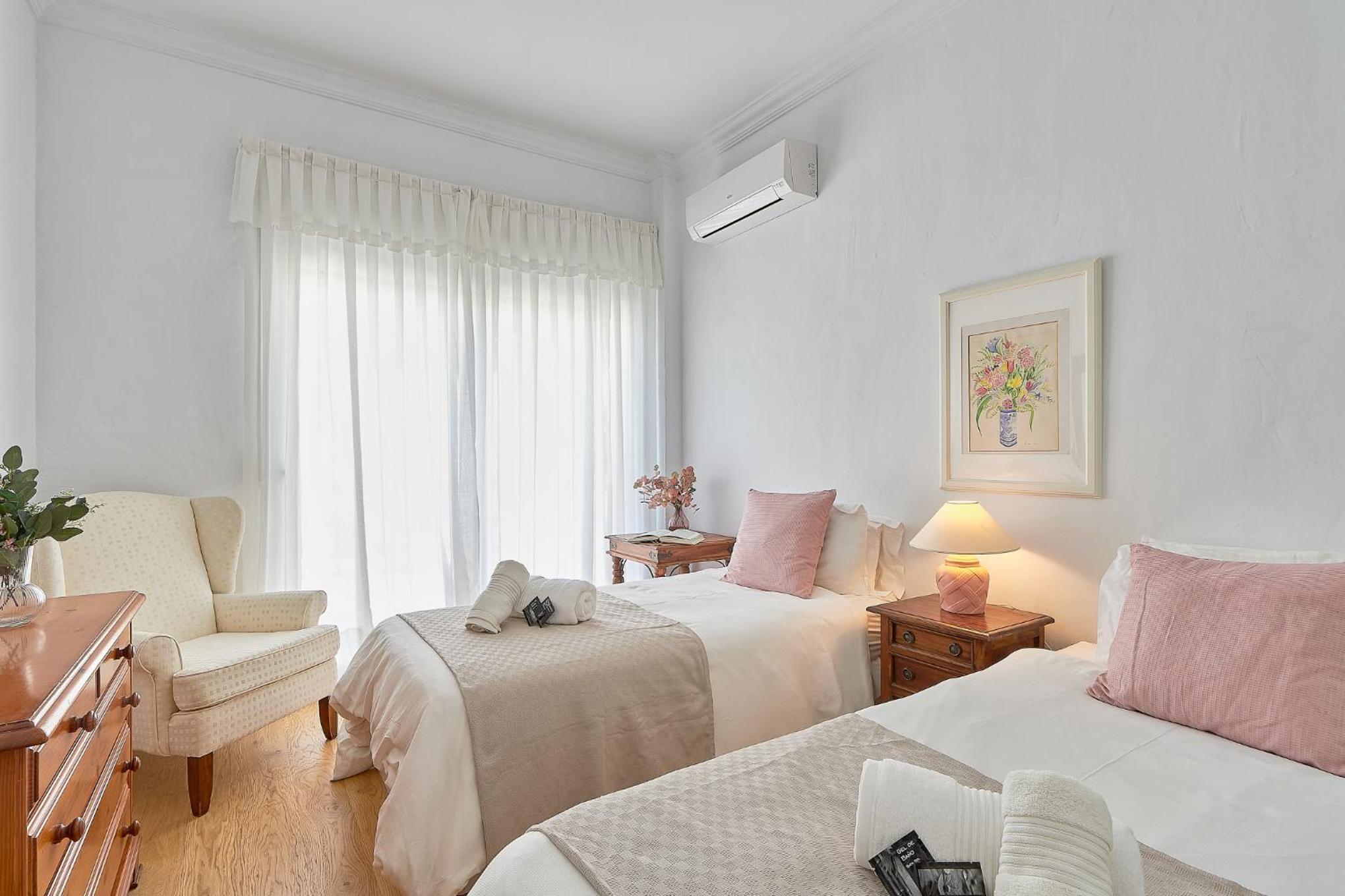 Amapola House Exclusive Private Pool, BBQ & Pet Friendly Torreblanca Fuengirola by Groway Home