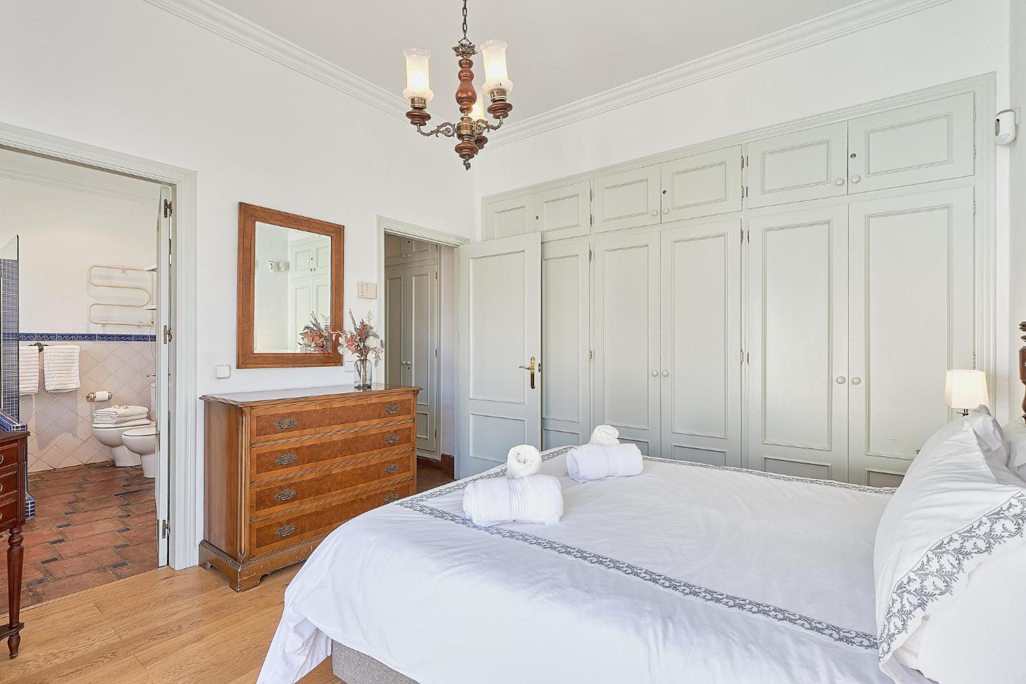 Amapola House Exclusive Private Pool, BBQ & Pet Friendly Torreblanca Fuengirola by Groway Home