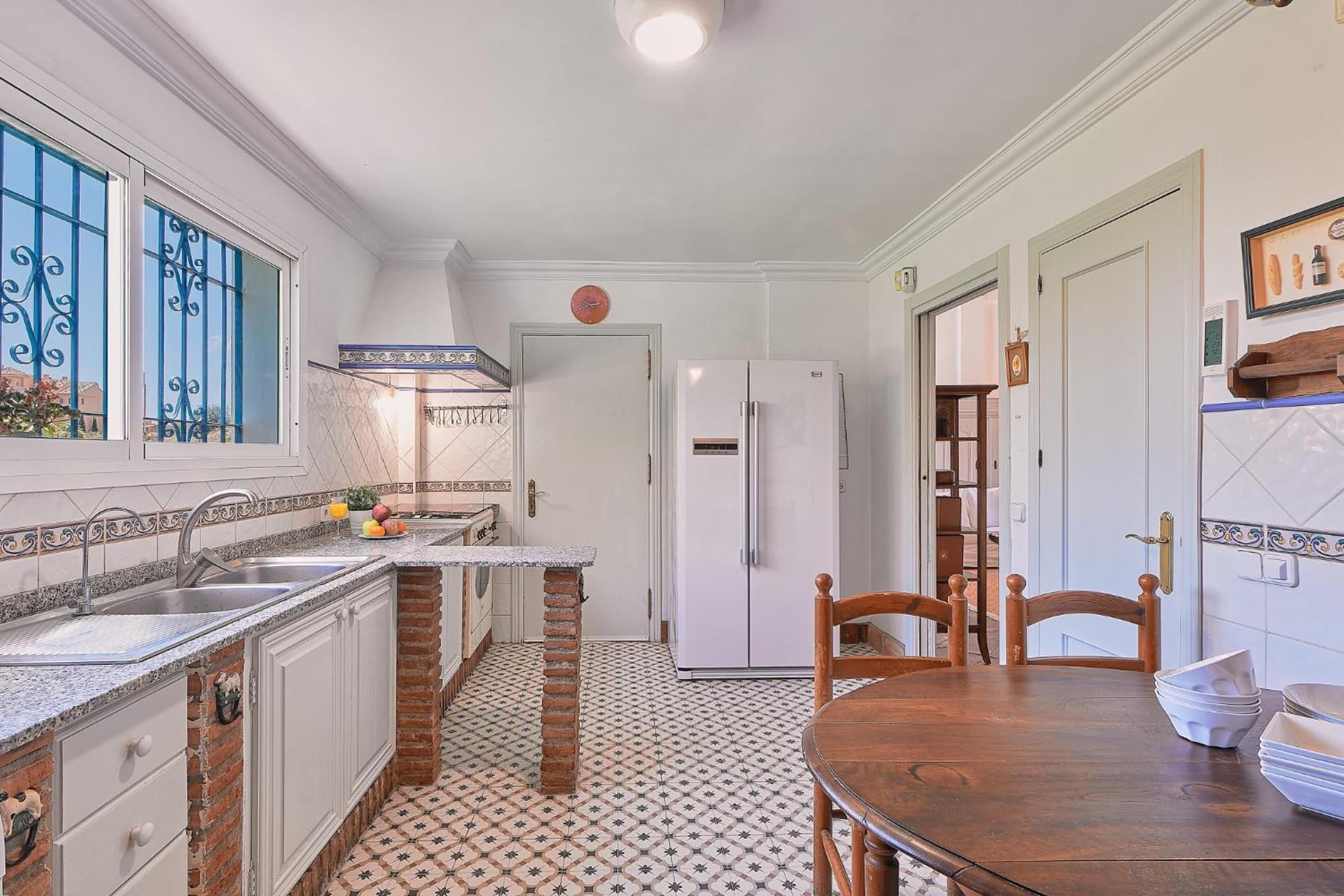 Amapola House Exclusive Private Pool, BBQ & Pet Friendly Torreblanca Fuengirola by Groway Home