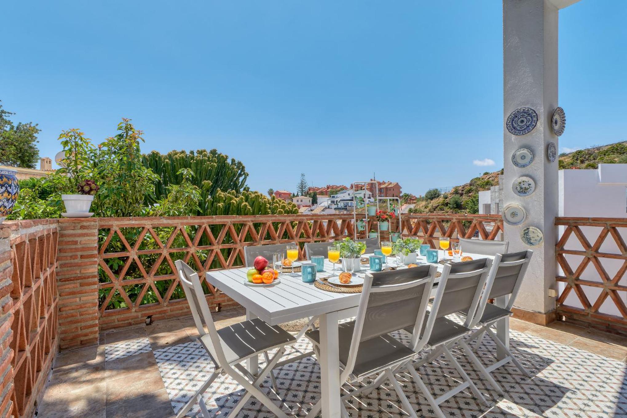 Amapola House Exclusive Private Pool, BBQ & Pet Friendly Torreblanca Fuengirola by Groway Home