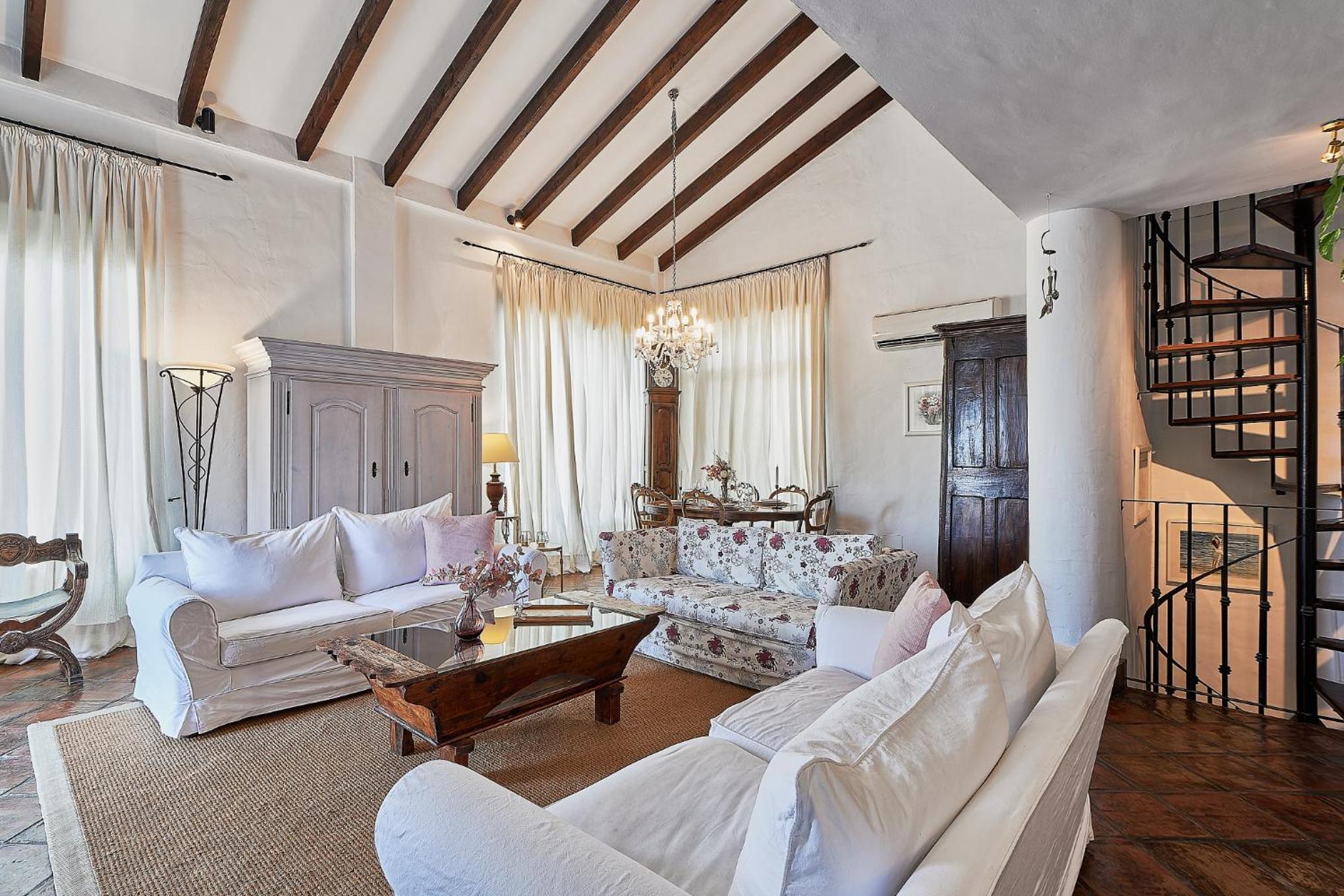 Amapola House Exclusive Private Pool, BBQ & Pet Friendly Torreblanca Fuengirola by Groway Home