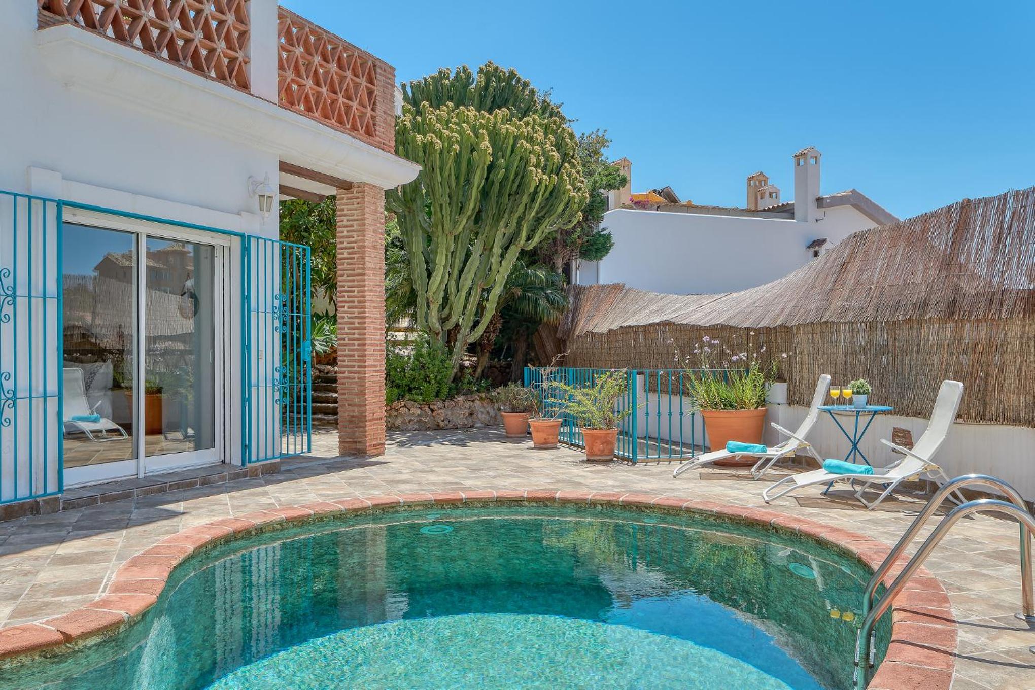 Amapola House Exclusive Private Pool, BBQ & Pet Friendly Torreblanca Fuengirola by Groway Home