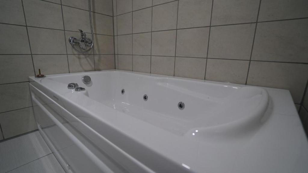 Jacuzzi