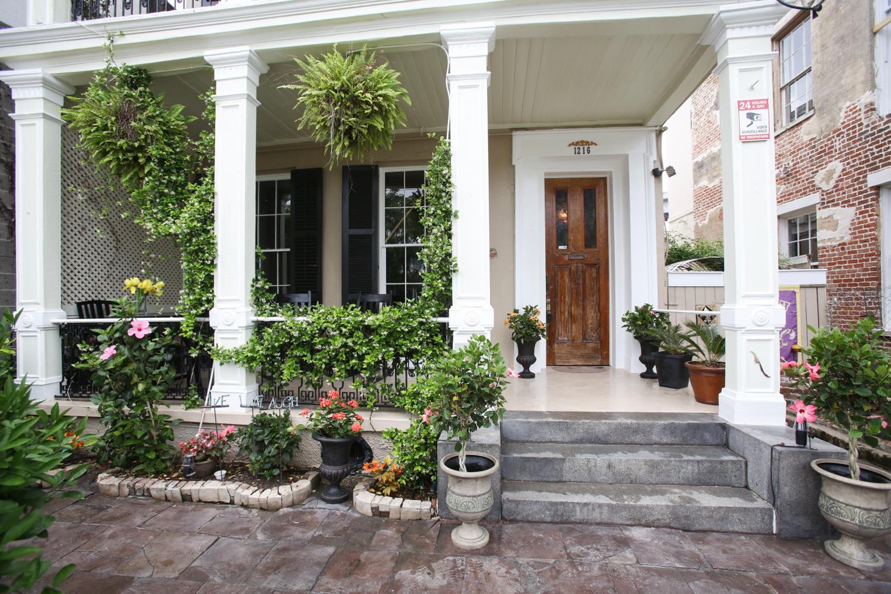 Fleur De Lis Mansion - Image 3