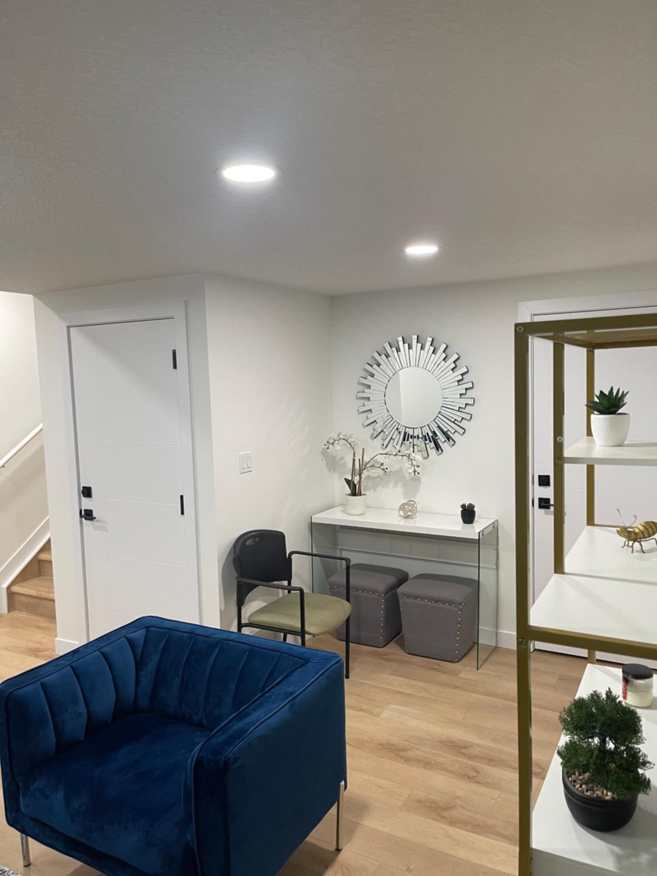 Stylish 2 Bedroom suite in SW Edmonton close to Windermere and Edmonton International Airport