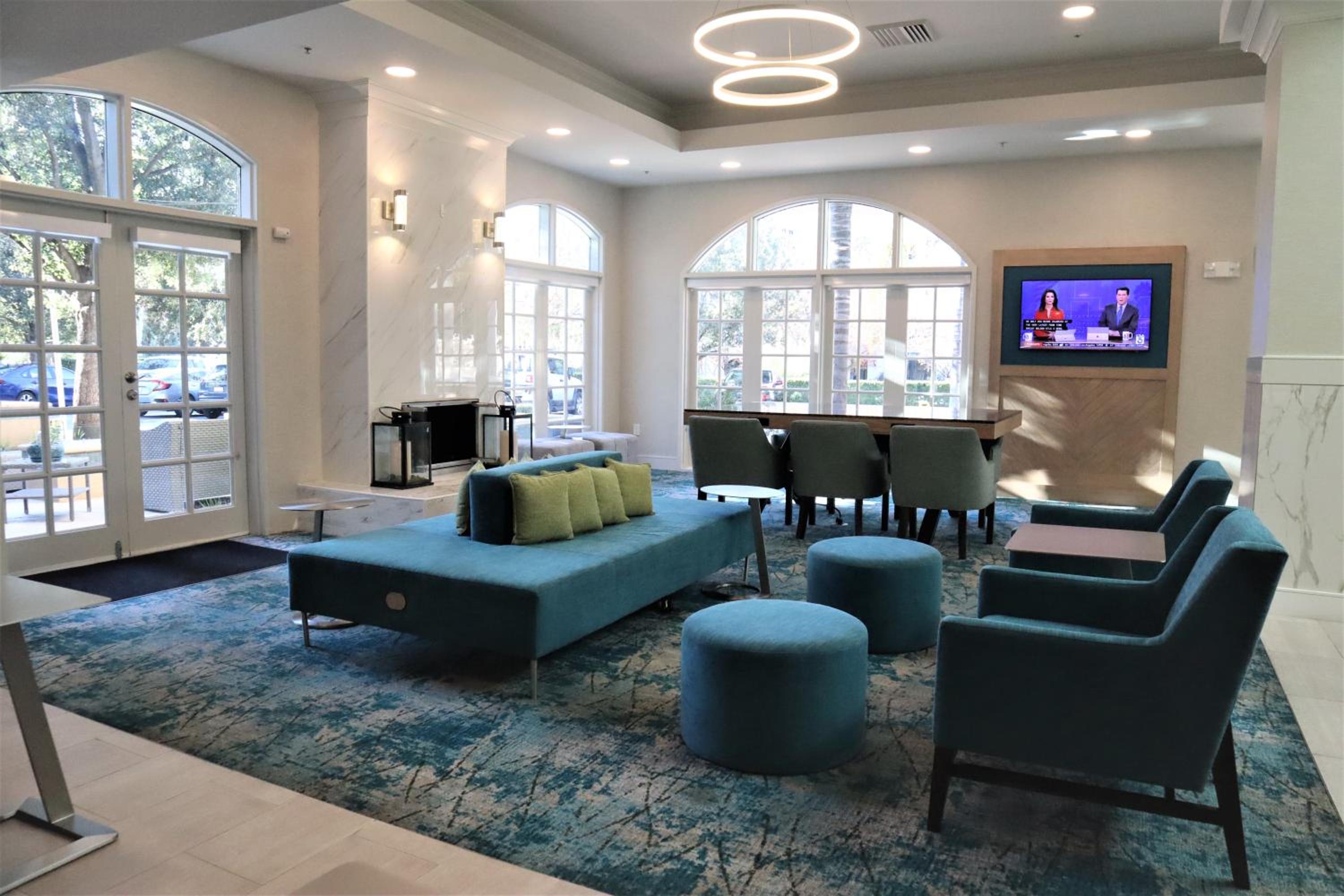 Hilton Garden Inn Calabasas - Property Image 11