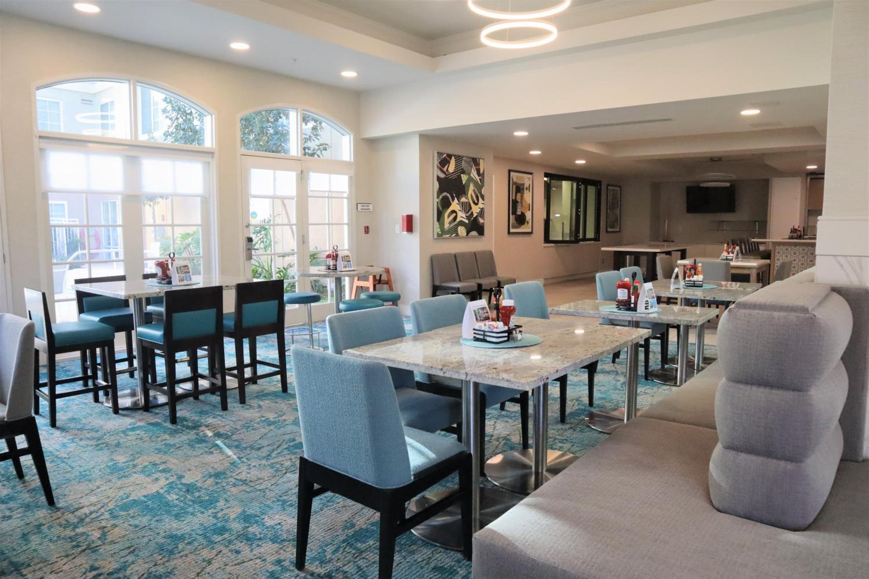Hilton Garden Inn Calabasas - Property Image 10