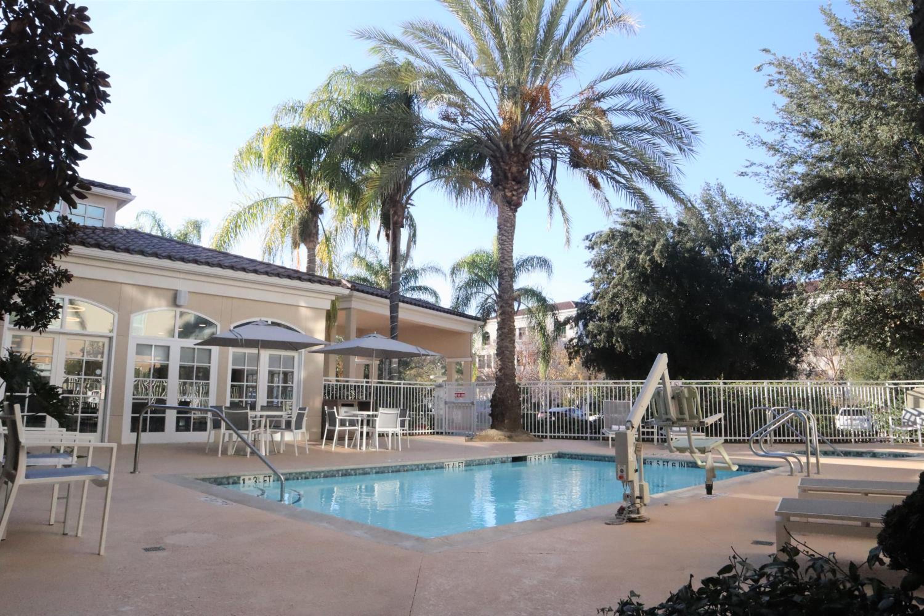Hilton Garden Inn Calabasas - Property Image 8