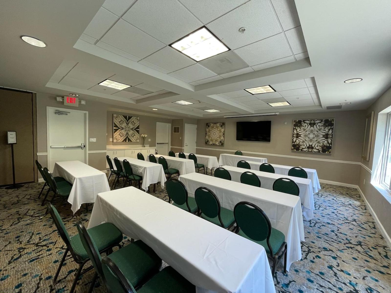 Hilton Garden Inn Calabasas - Property Image 2