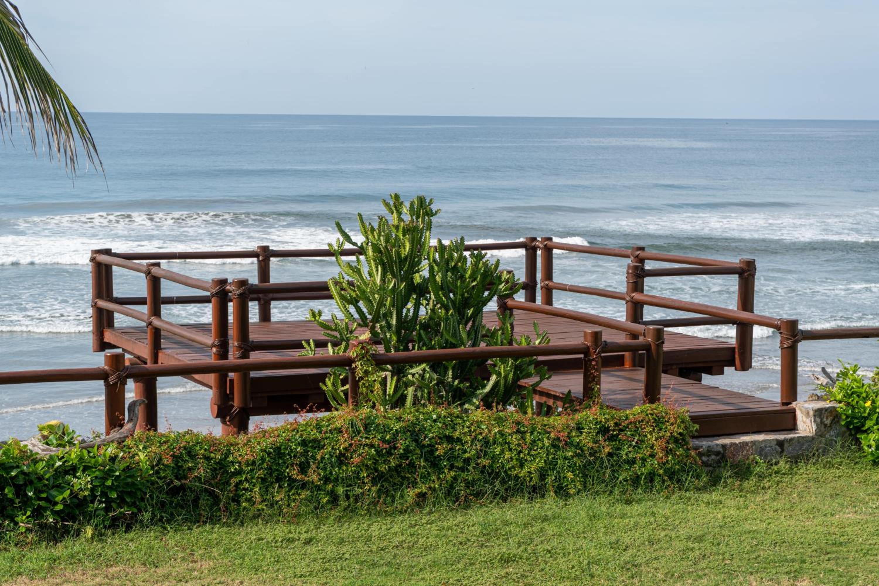 Refugio de piedra - Troncones view 4