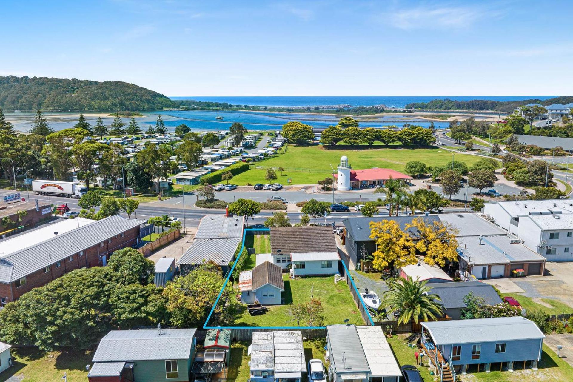 Location, Location, Location ! The Light House Cottage Narooma
