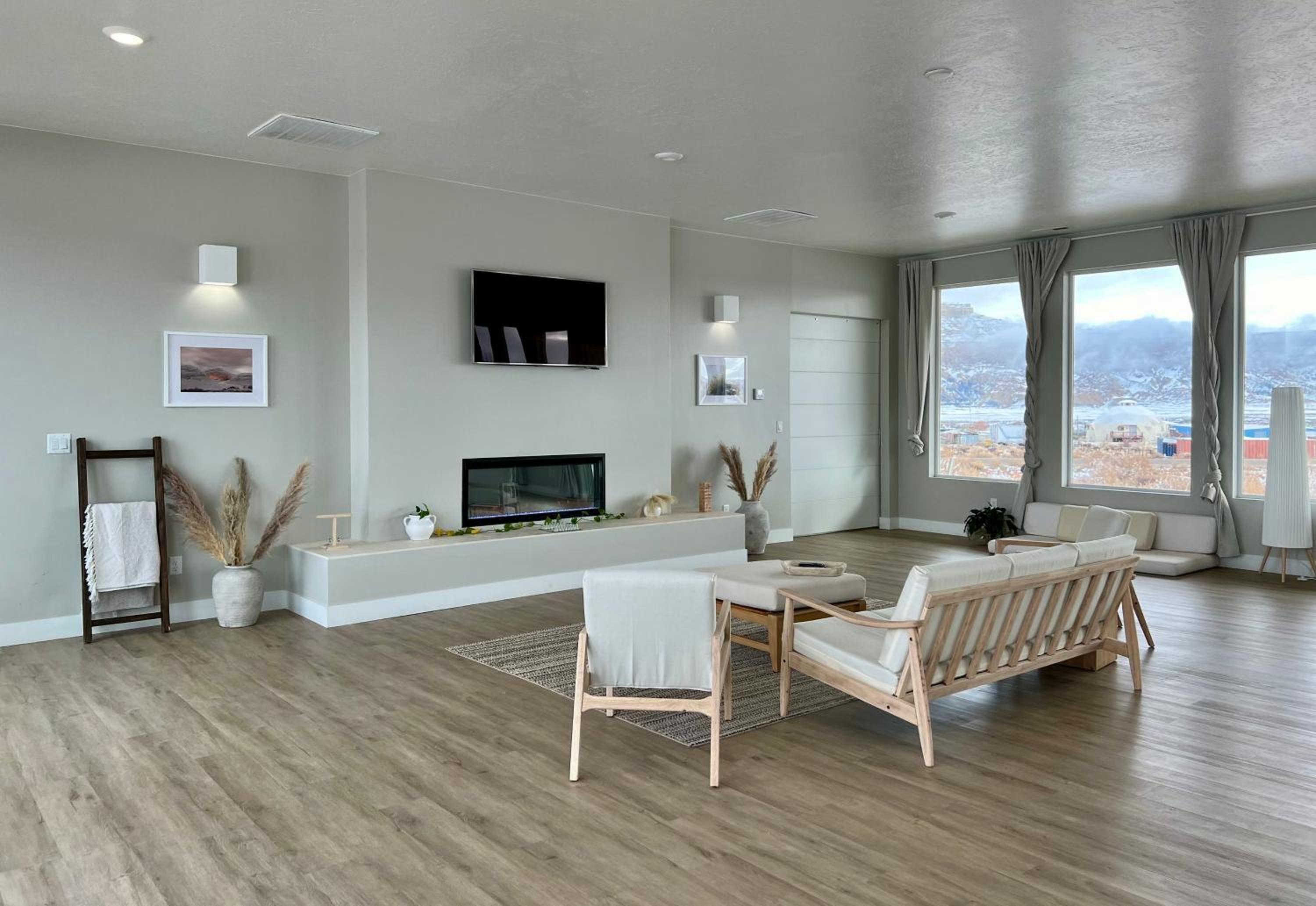 Page Arizona border town- Tranquil Zen Retreat with Amazing Mesa Views