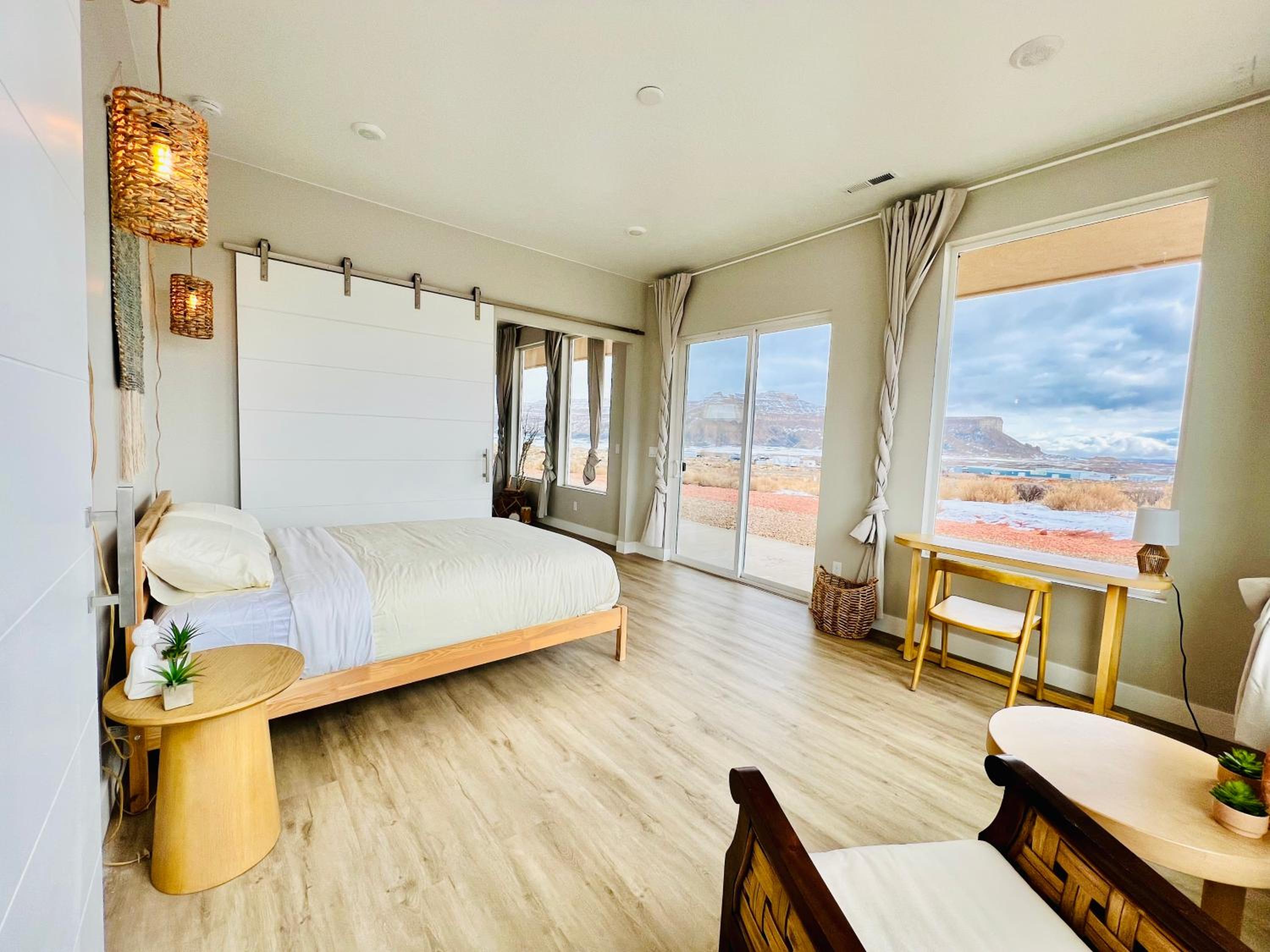 Page Vacations - Page Arizona border town- Tranquil Zen Retreat with Amazing Mesa Views - Property Image 1