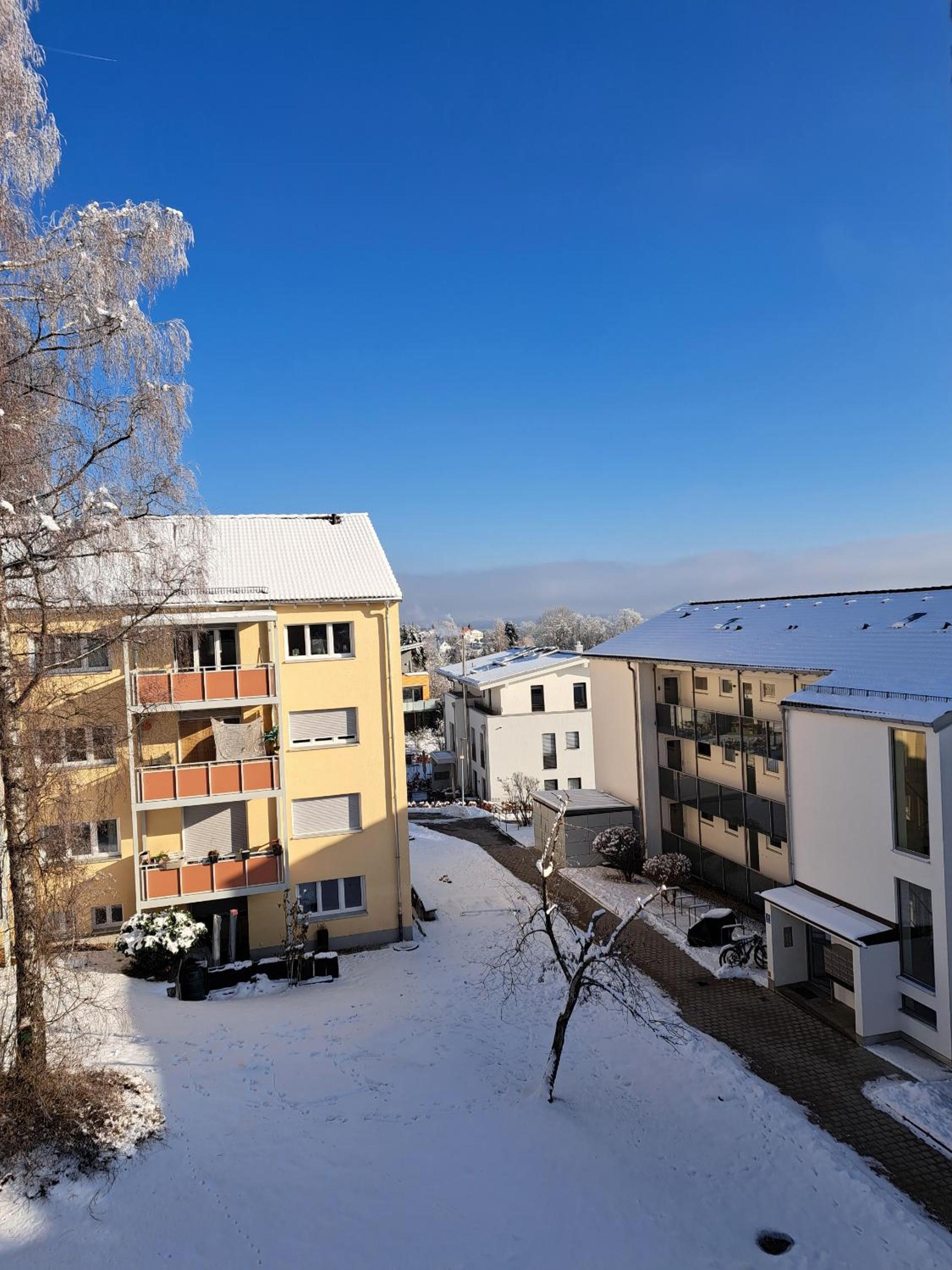 Nichtraucher-Zimmer, Privatunterkunft, mit Sonnenaufgang, Kühlschrank, Ventilator und ruhiger Innenhof Obergeschoss bei Koberstein