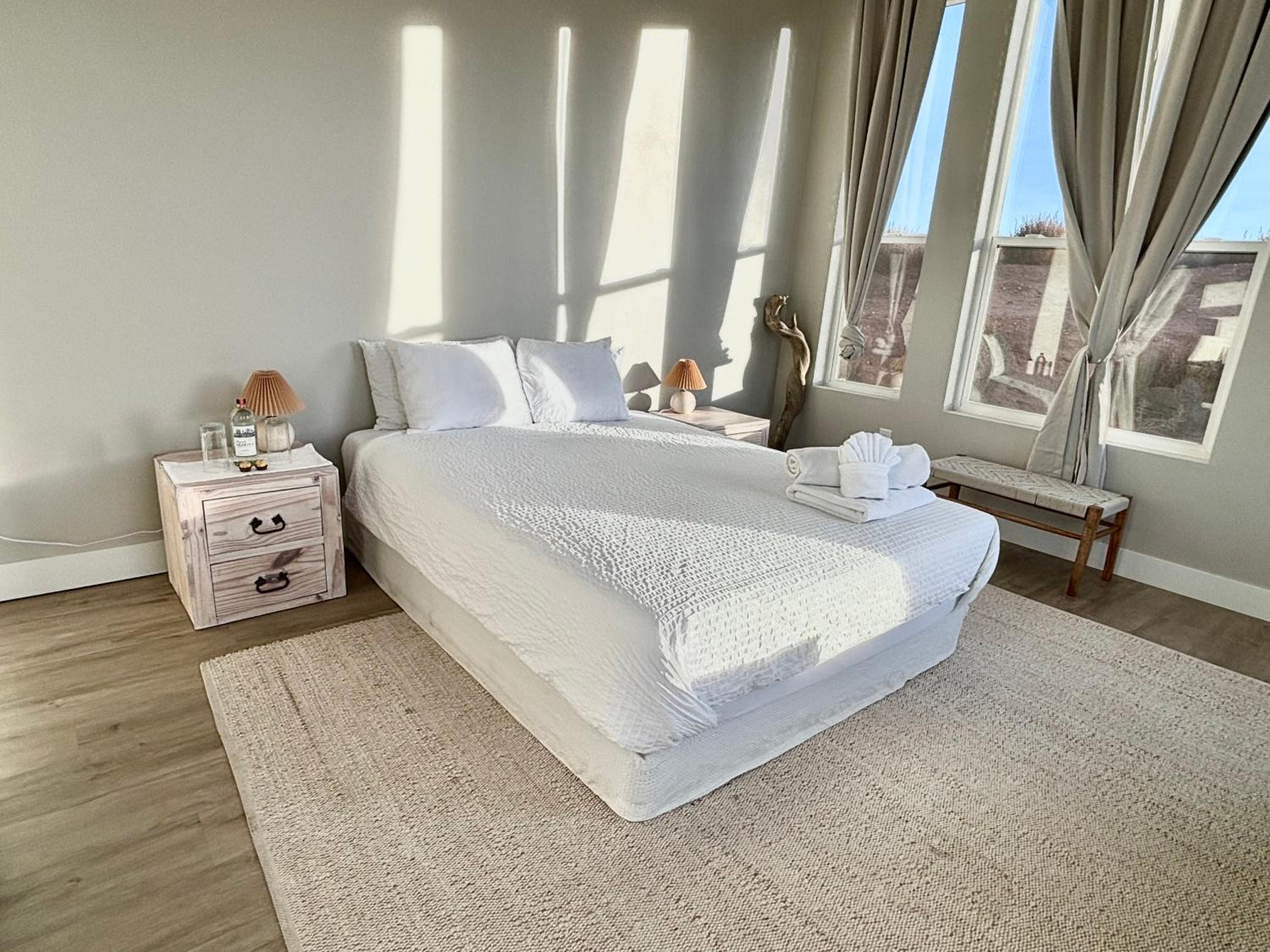 Page Vacations - Page Arizona border town- Desert Sky room near Lake Powell - Property Image 4