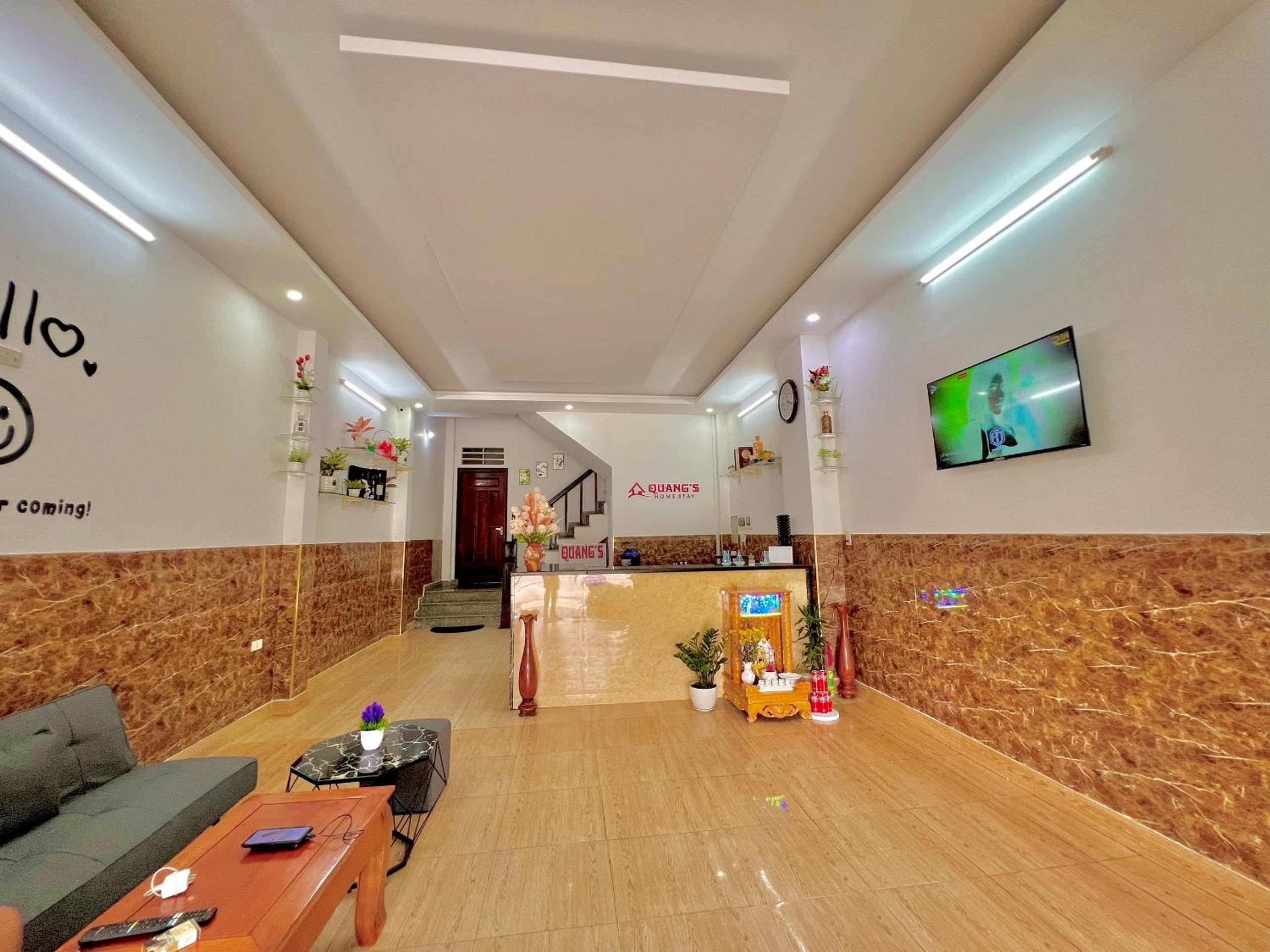 Quang Hostel view 5