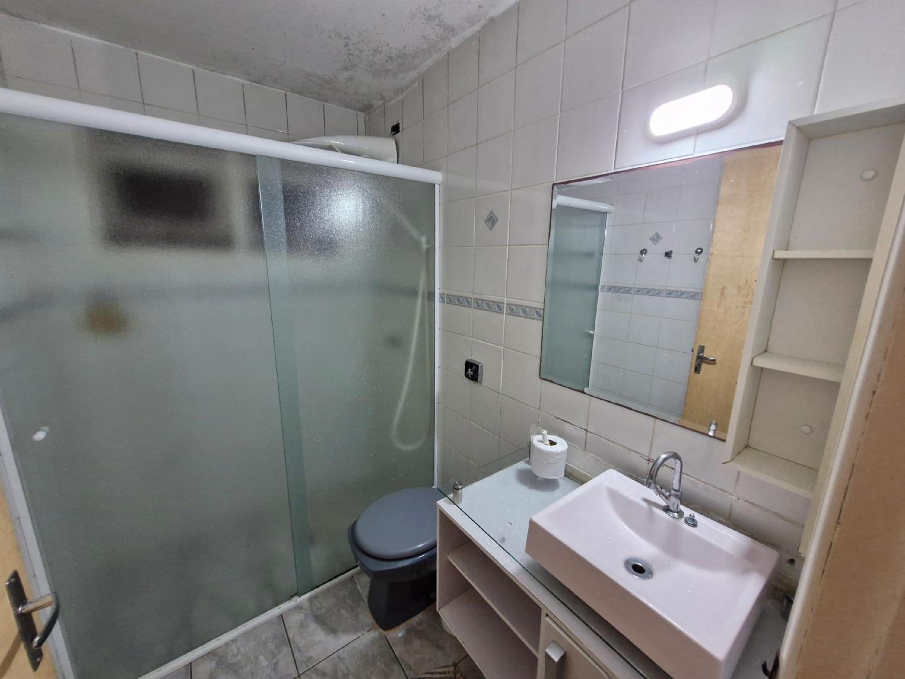 Sobrado em condomínio quase pé na areia em Juquehy