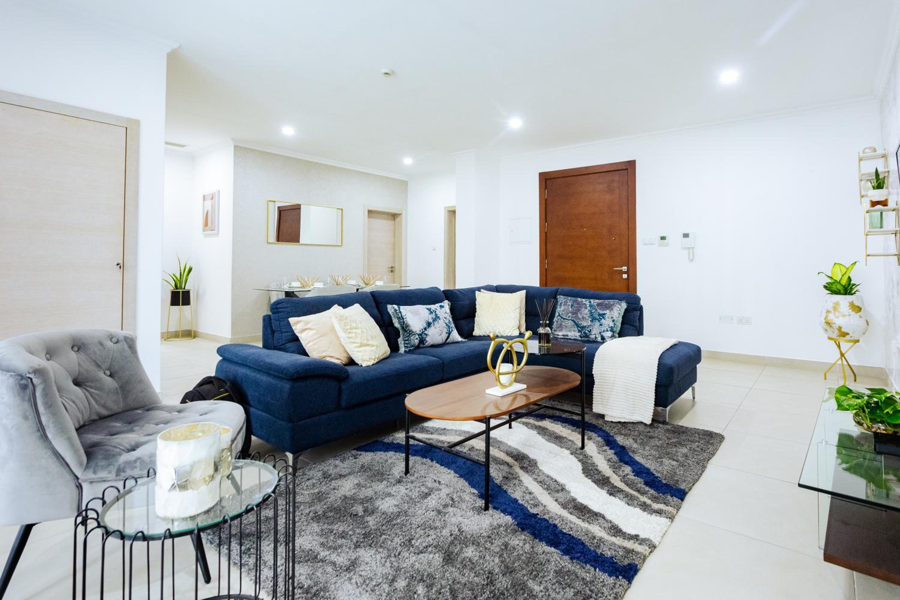 Incredible luxurious 2 bedroom space Available