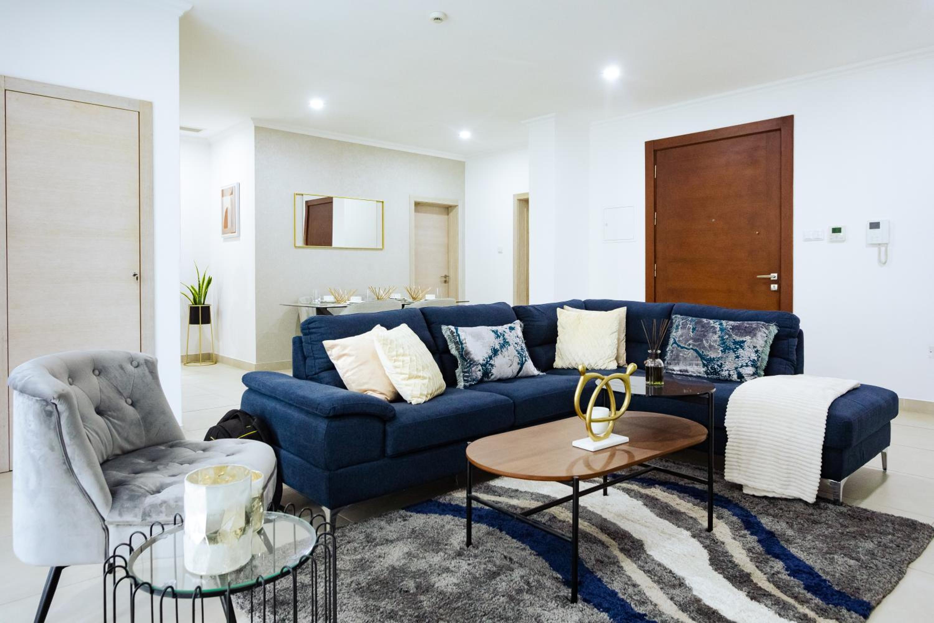 Incredible luxurious 2 bedroom space Available