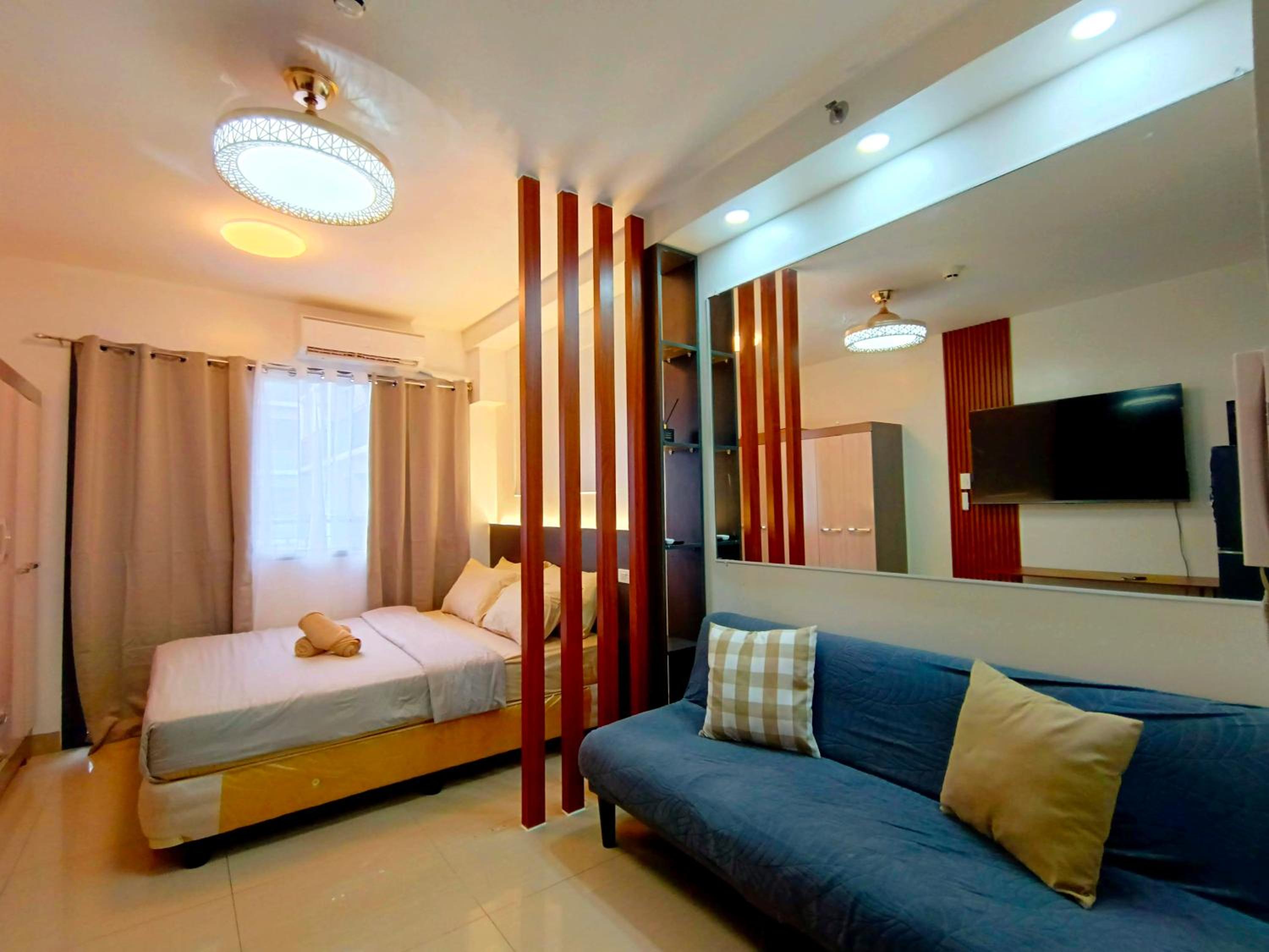 Shore 2 Residences T1, MoA WTC SMX Arena 1br 4pax view 2