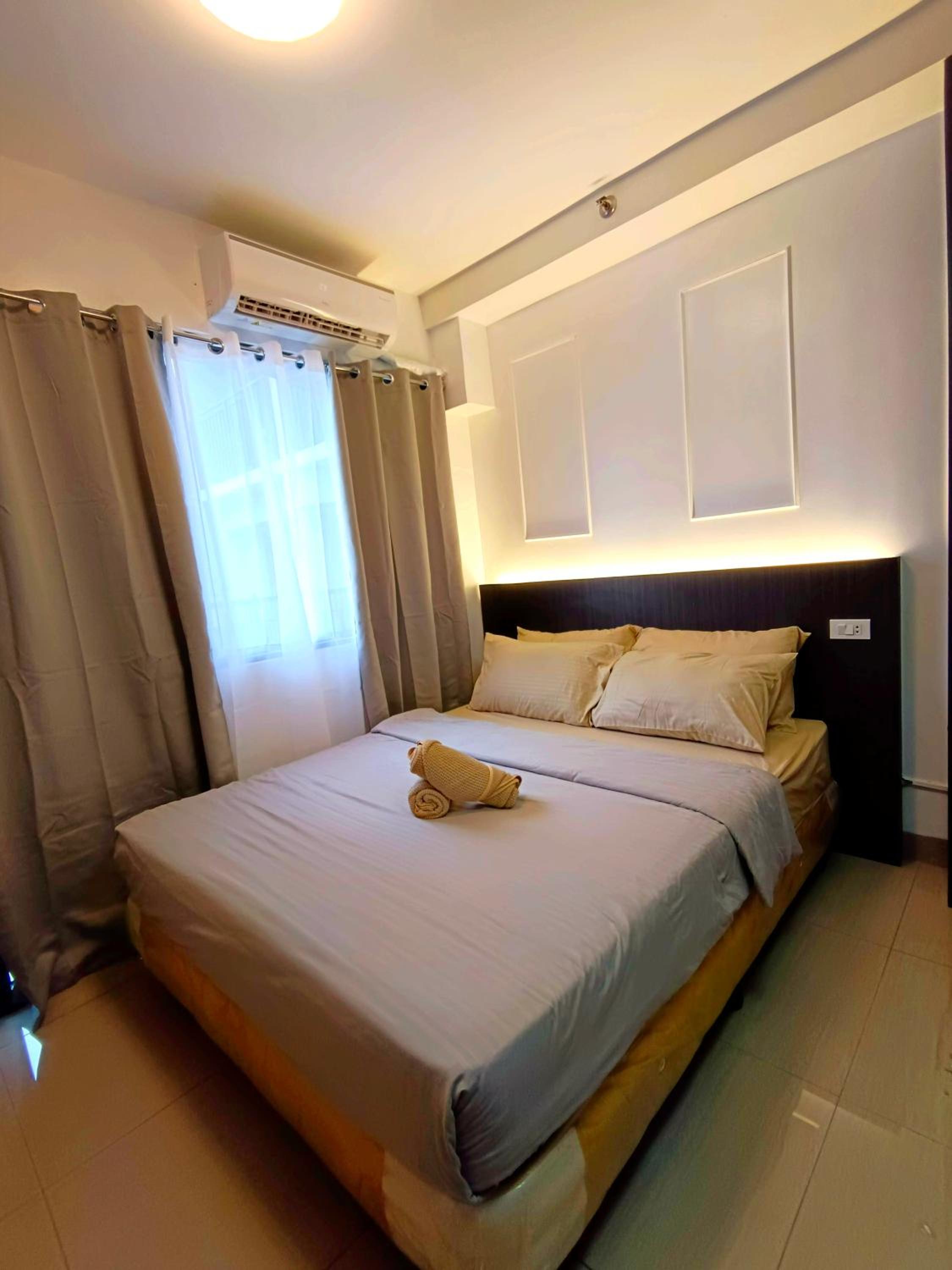 Shore 2 Residences T1, MoA WTC SMX Arena 1br 4pax view 4