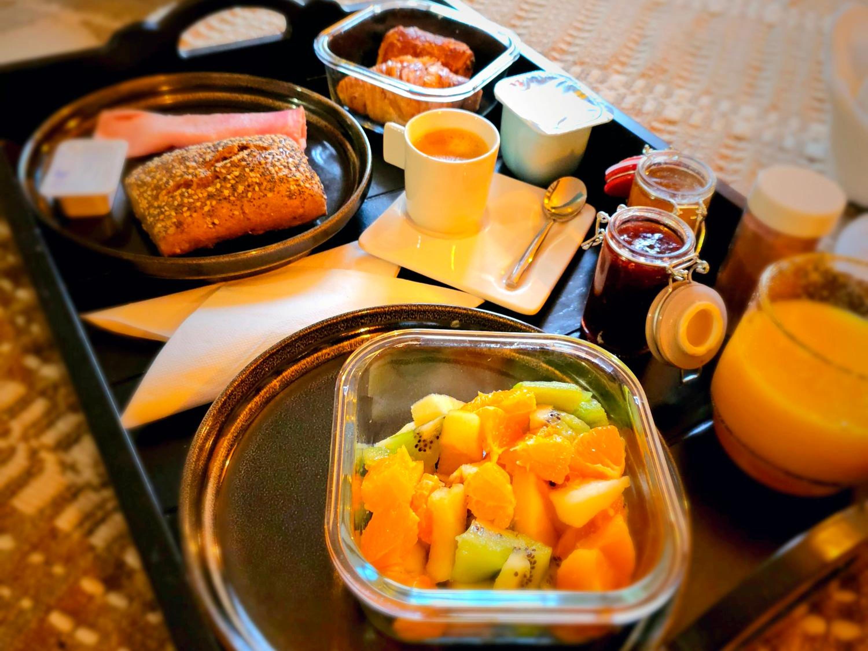 breakfast buffet