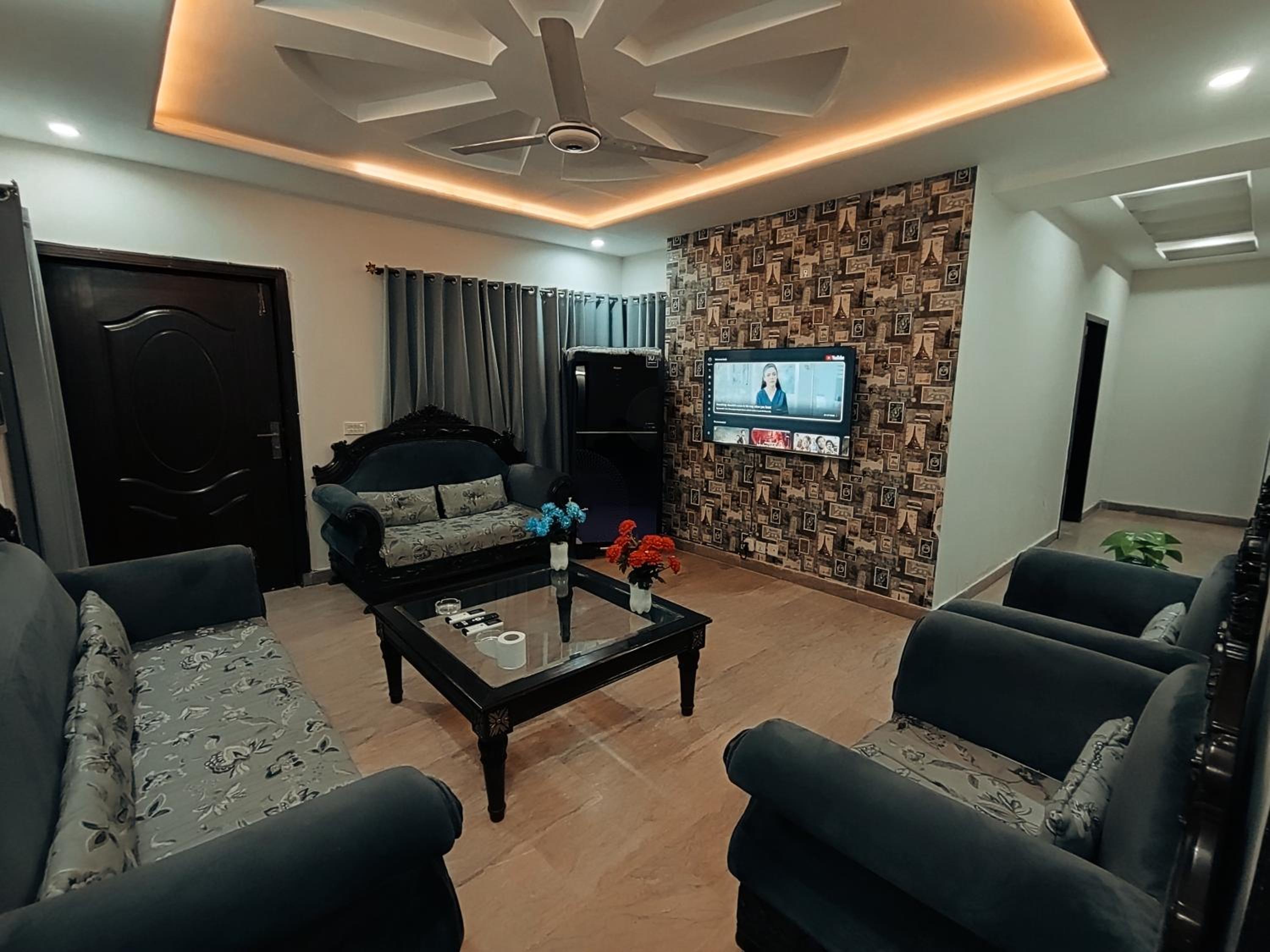 Stay in PEACE and LUXURY! view 2