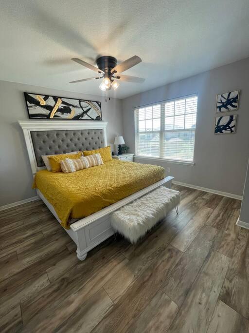 Spacious Family Home Near Seaworld and LAFB view 5