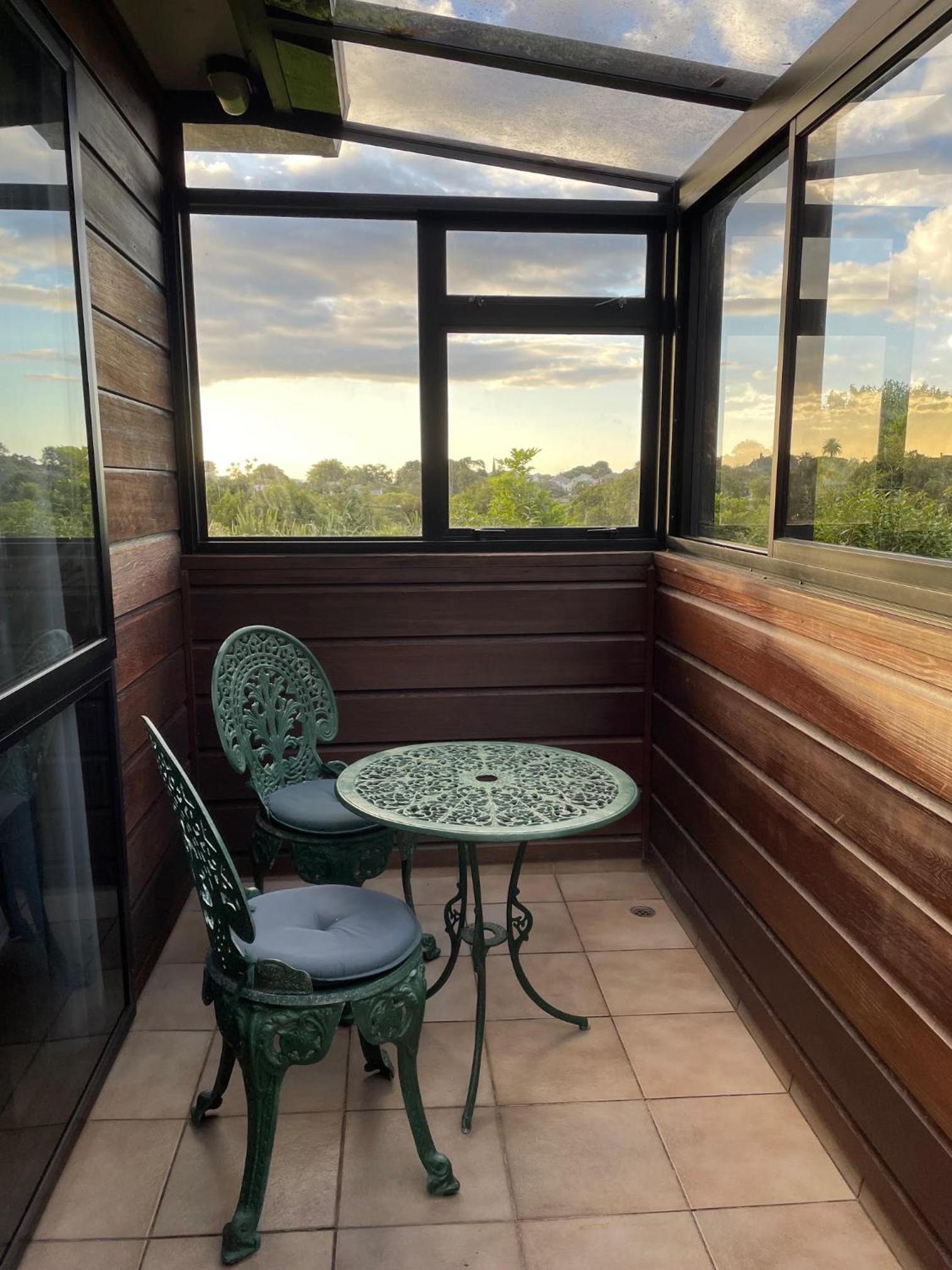 Rooms in an Epsom House view 5