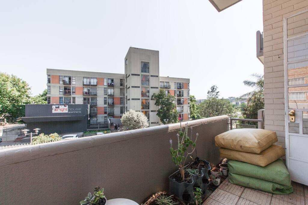 CasaNyumbani - cozy space in the heart of Jozi