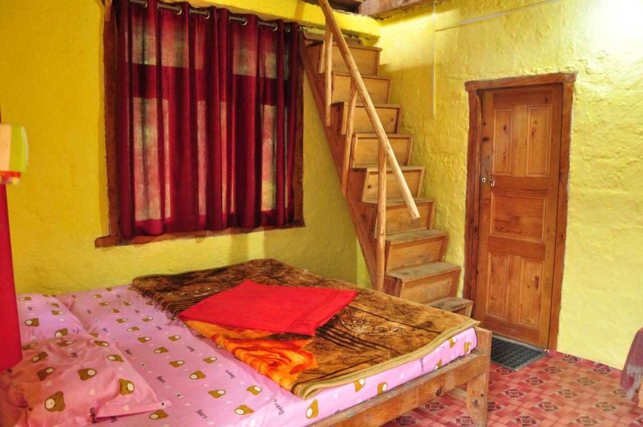 Shri Hari Nargis Home Stay