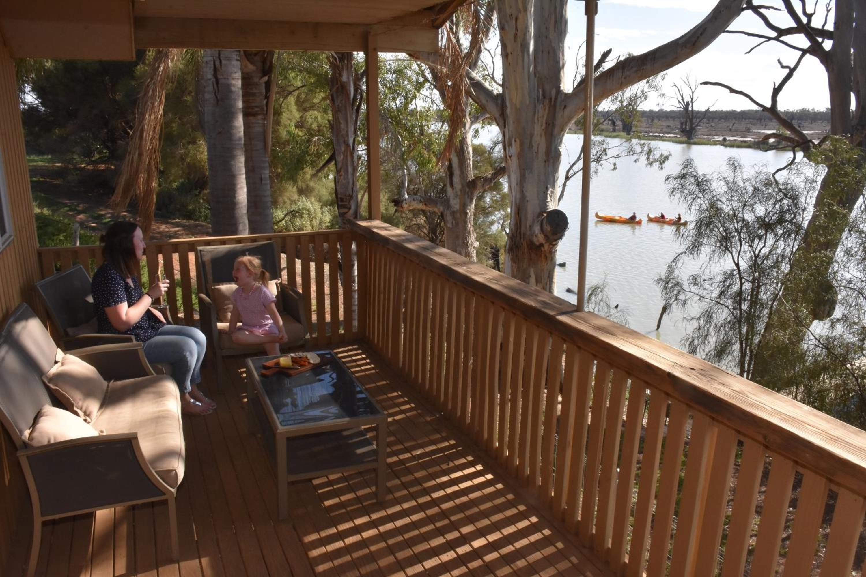Mundic Waterfront Cottages