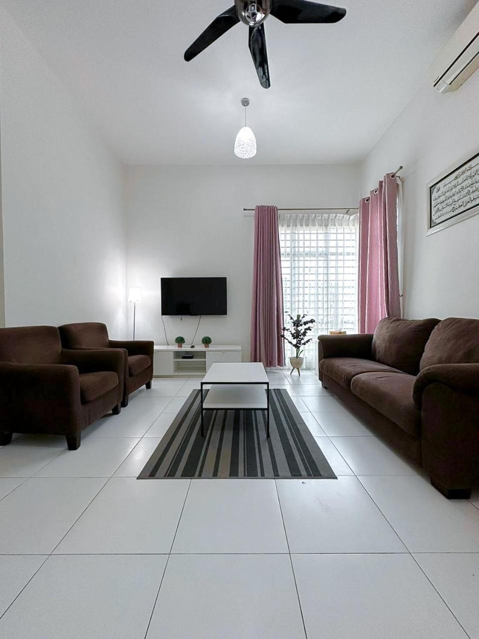Cosy House For Family Or Group In Bukit Beruang Melaka photo 1