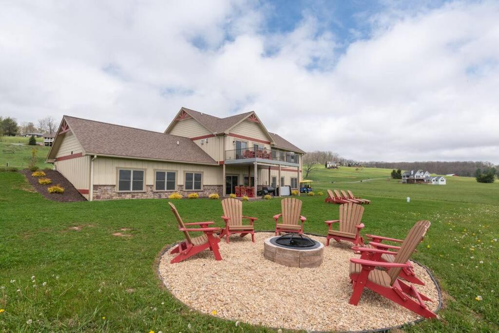 Beary Fine 6 bed 5 bath luxury home w indoor pool view 2