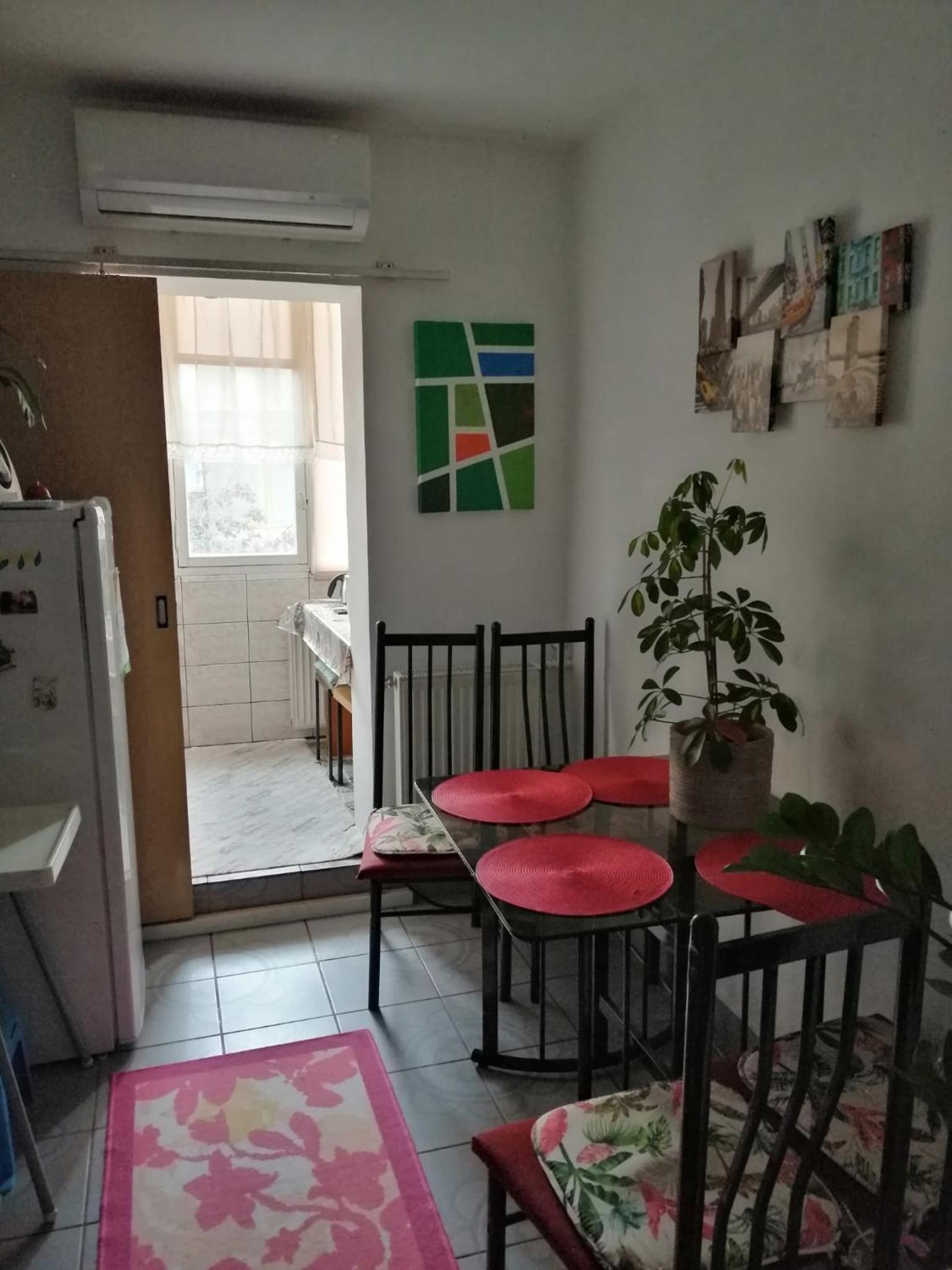 Jorali en Oradea — kitchen