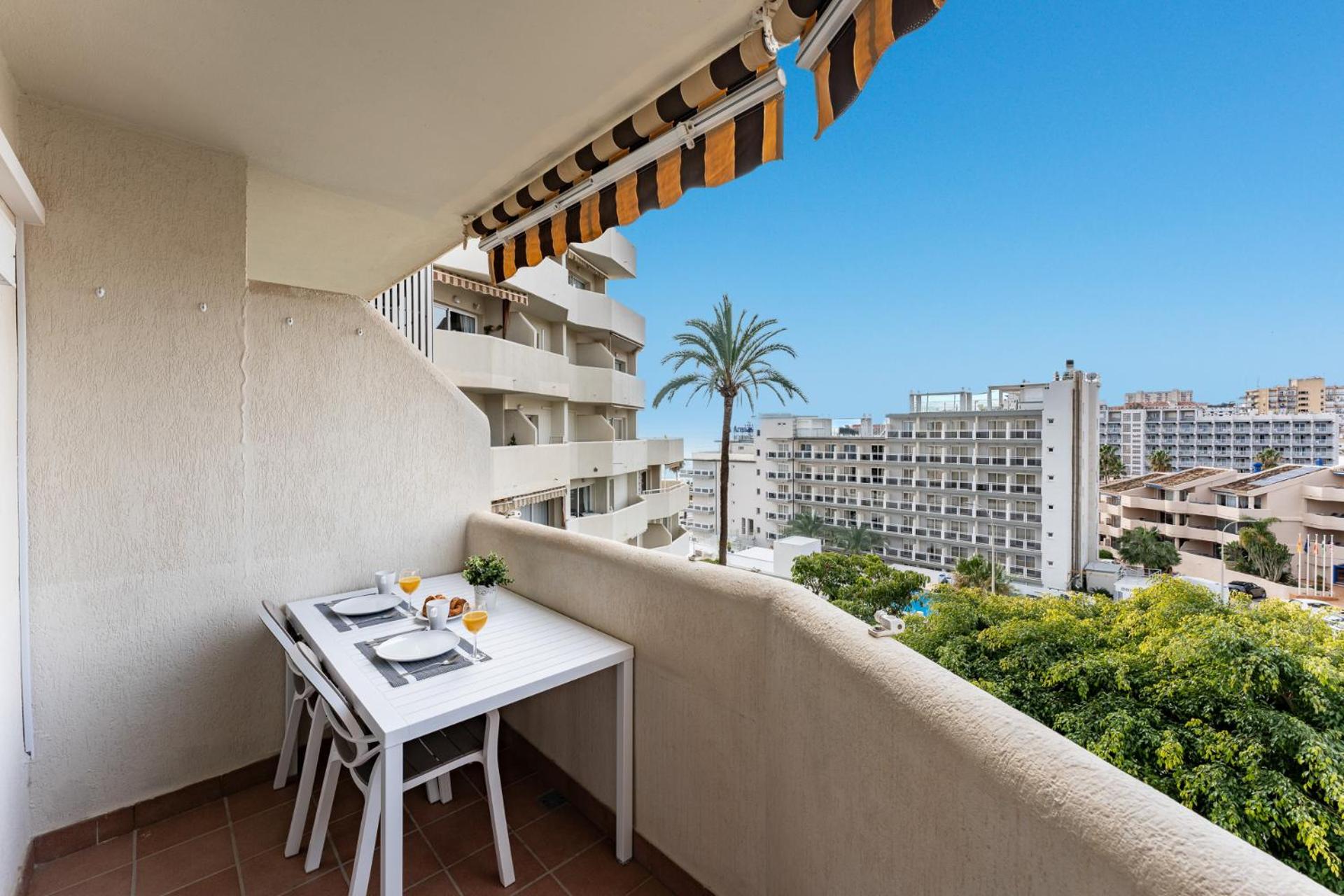 Benalbeach Bliss Seafront Retreat with Balcony