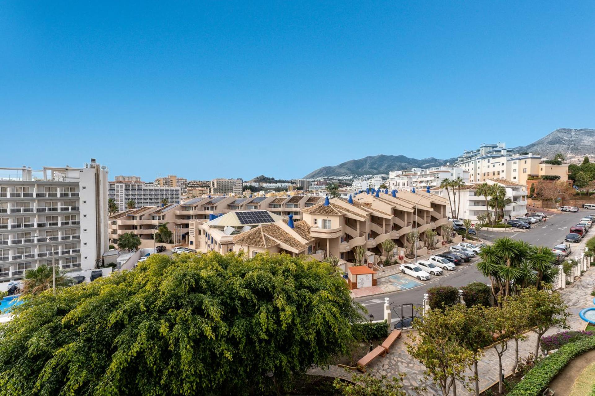 Benalbeach Bliss Seafront Retreat with Balcony