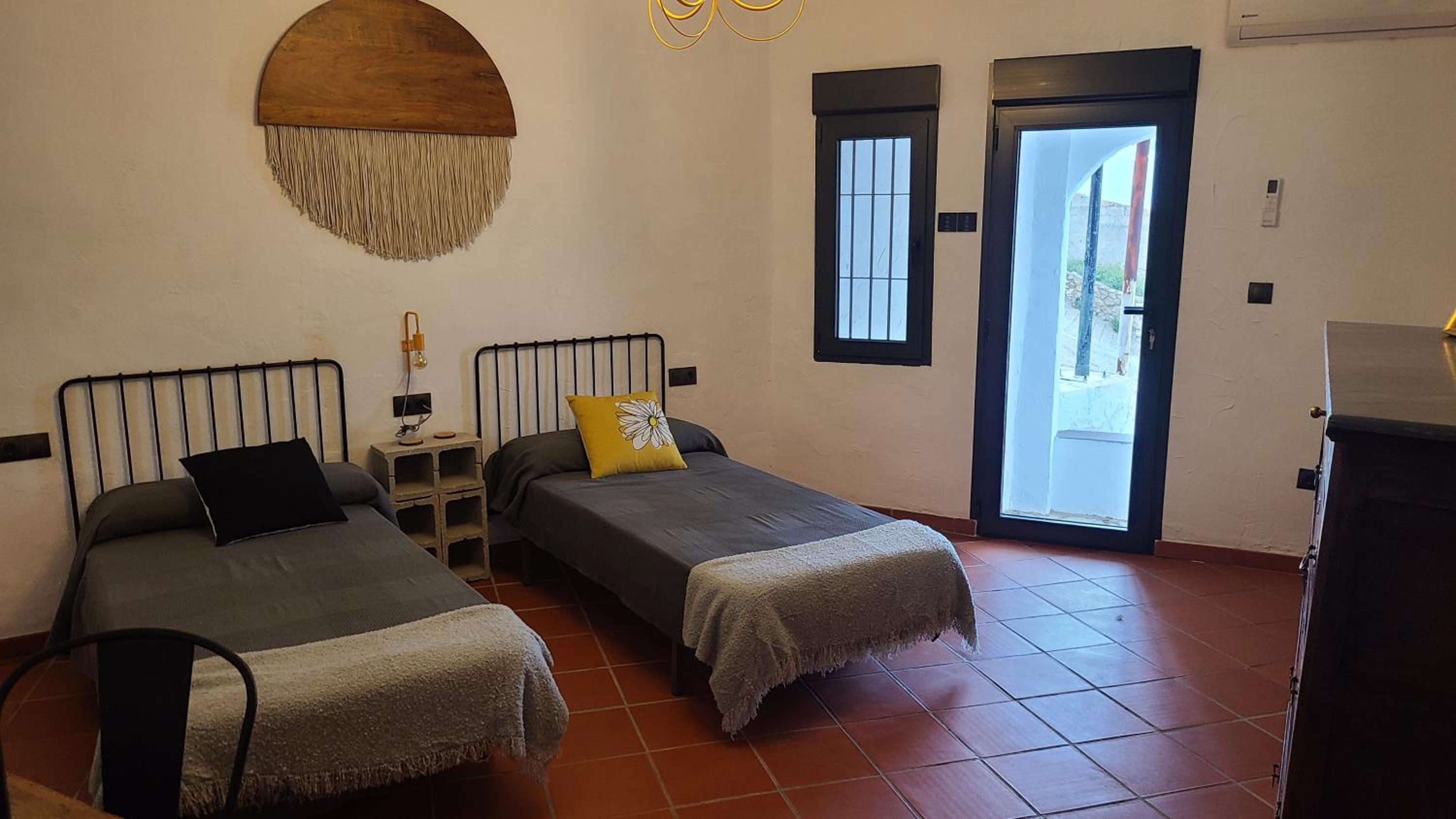 CASA CUEVA A-TIPICA