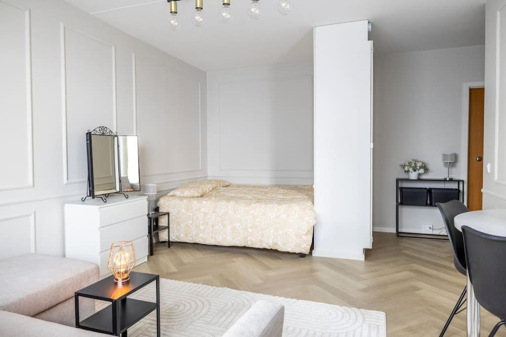 30m2 studio - 500m from train station to Airport and Helsinki city centre view 4